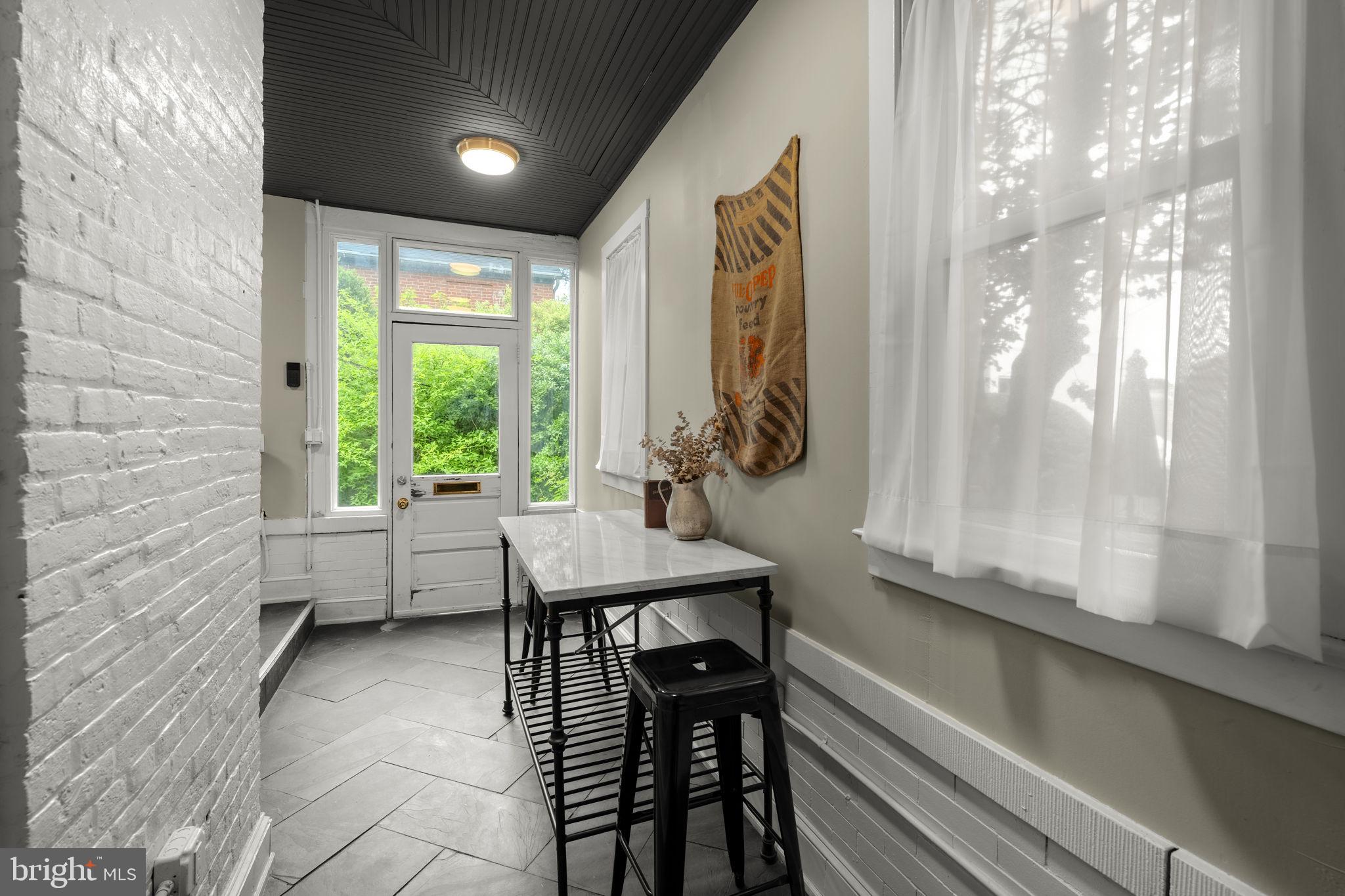CHESTNUT HILL - Residential