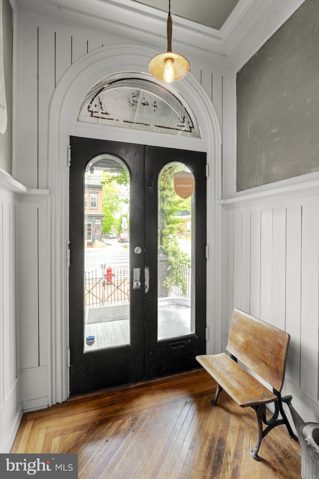 CHESTNUT HILL - Residential