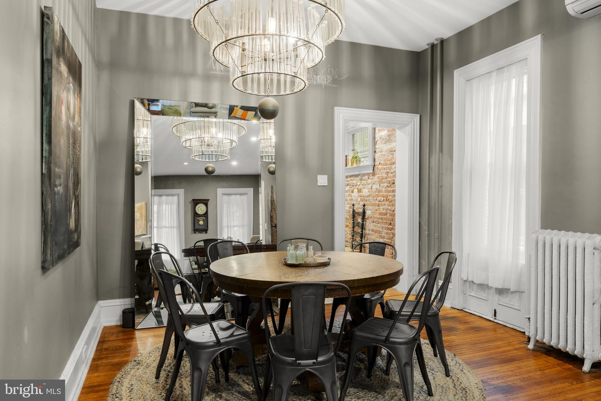 CHESTNUT HILL - Residential