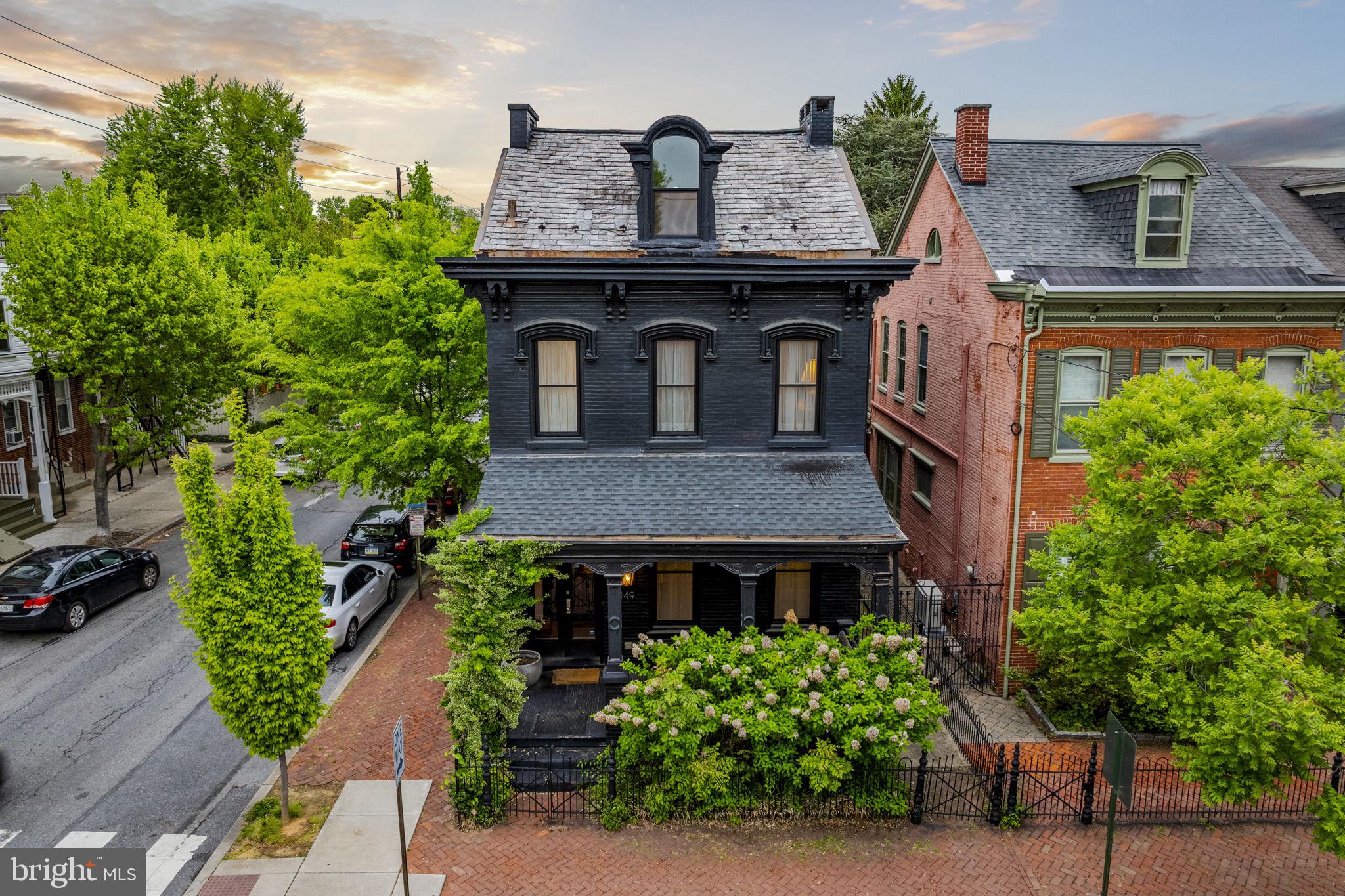 449 W WALNUT STREET
