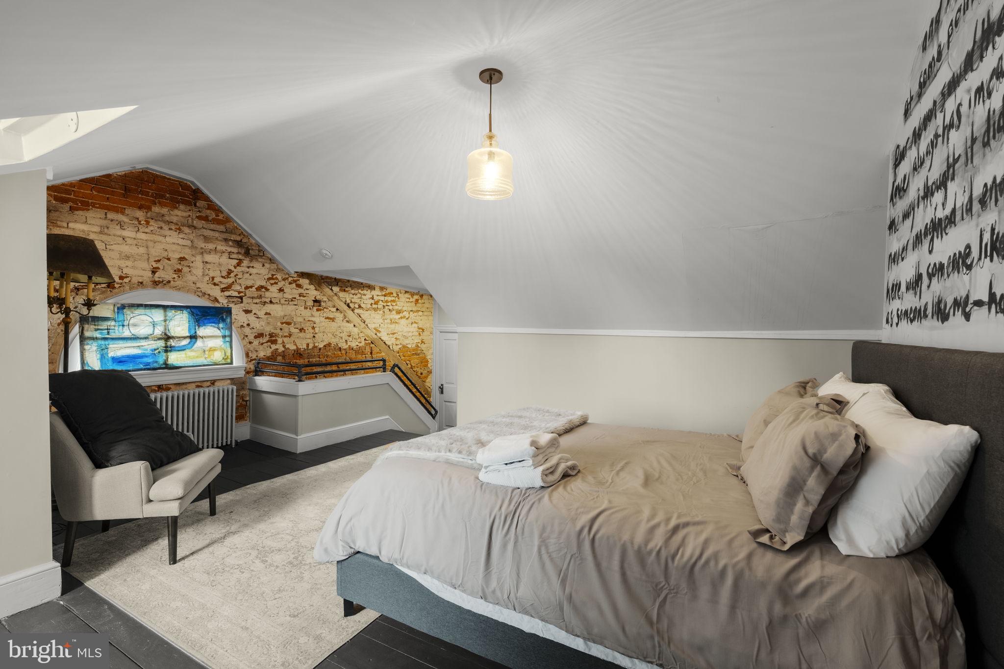 CHESTNUT HILL - Residential