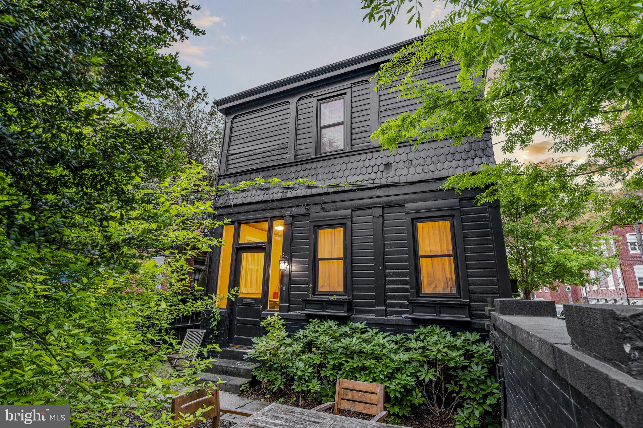 CHESTNUT HILL - Residential