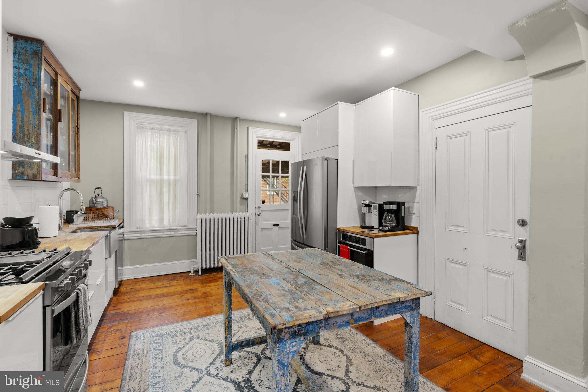 CHESTNUT HILL - Residential