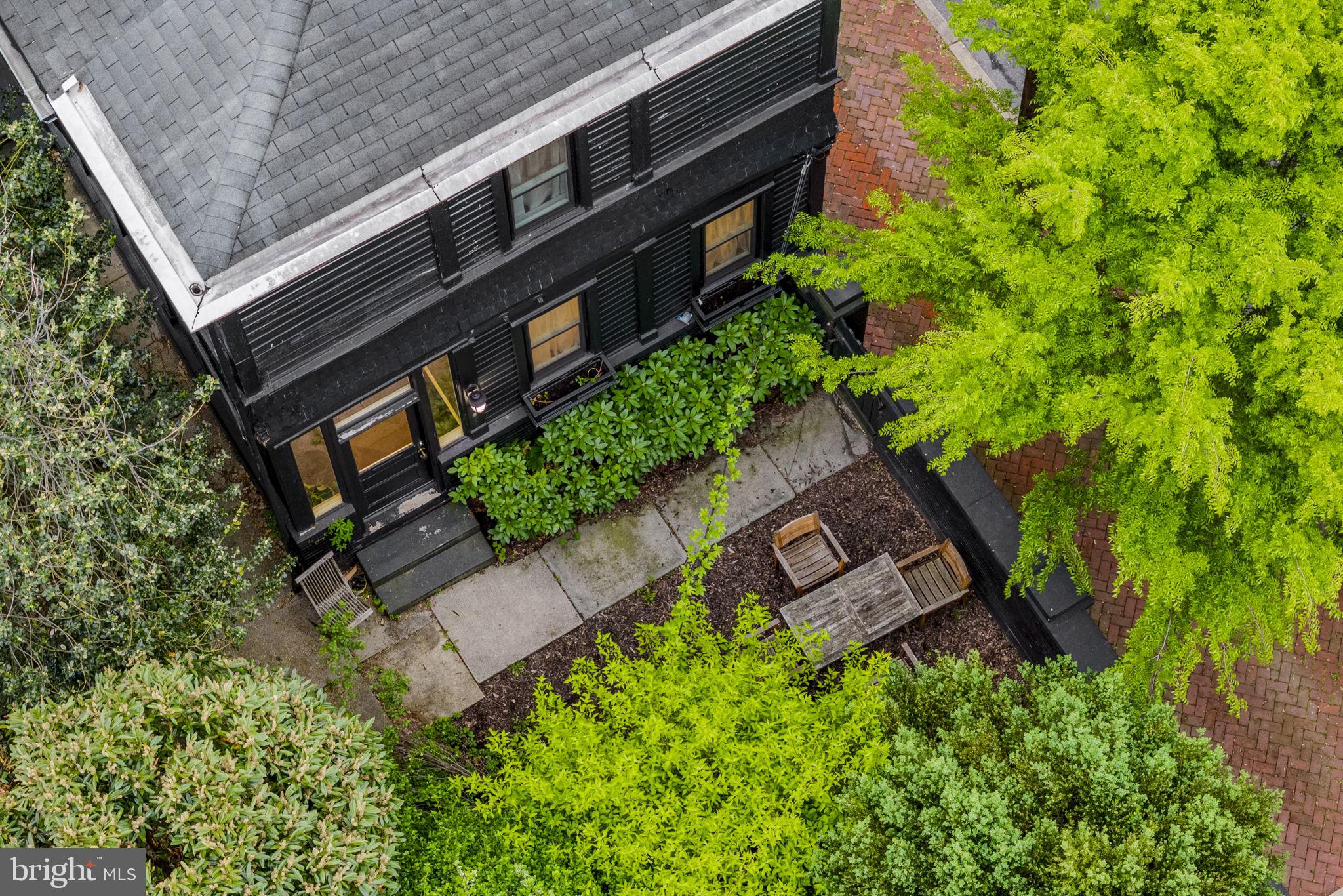 CHESTNUT HILL - Residential