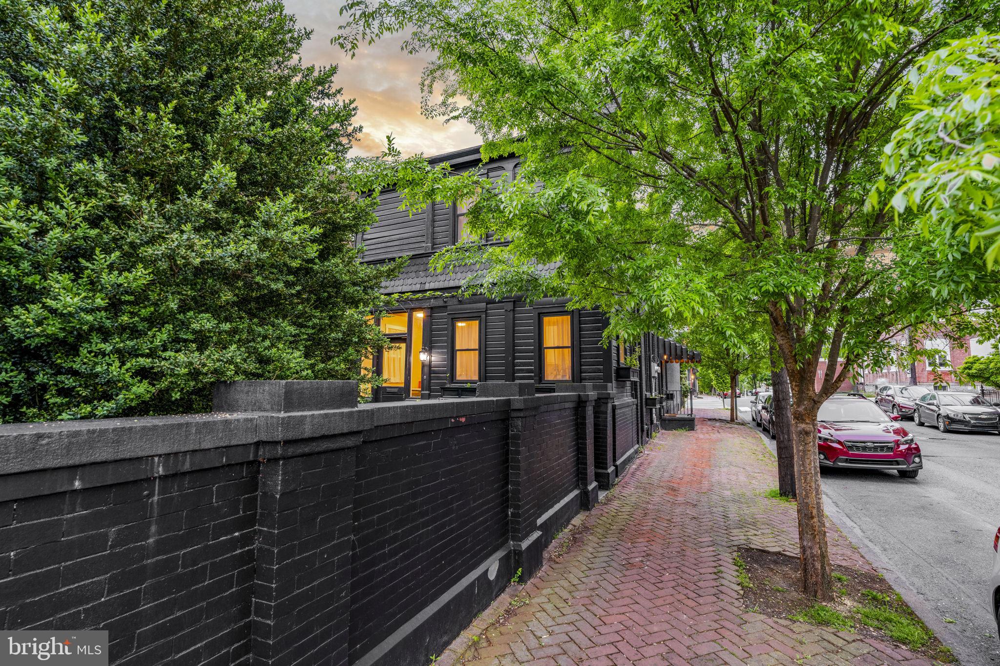 CHESTNUT HILL - Residential