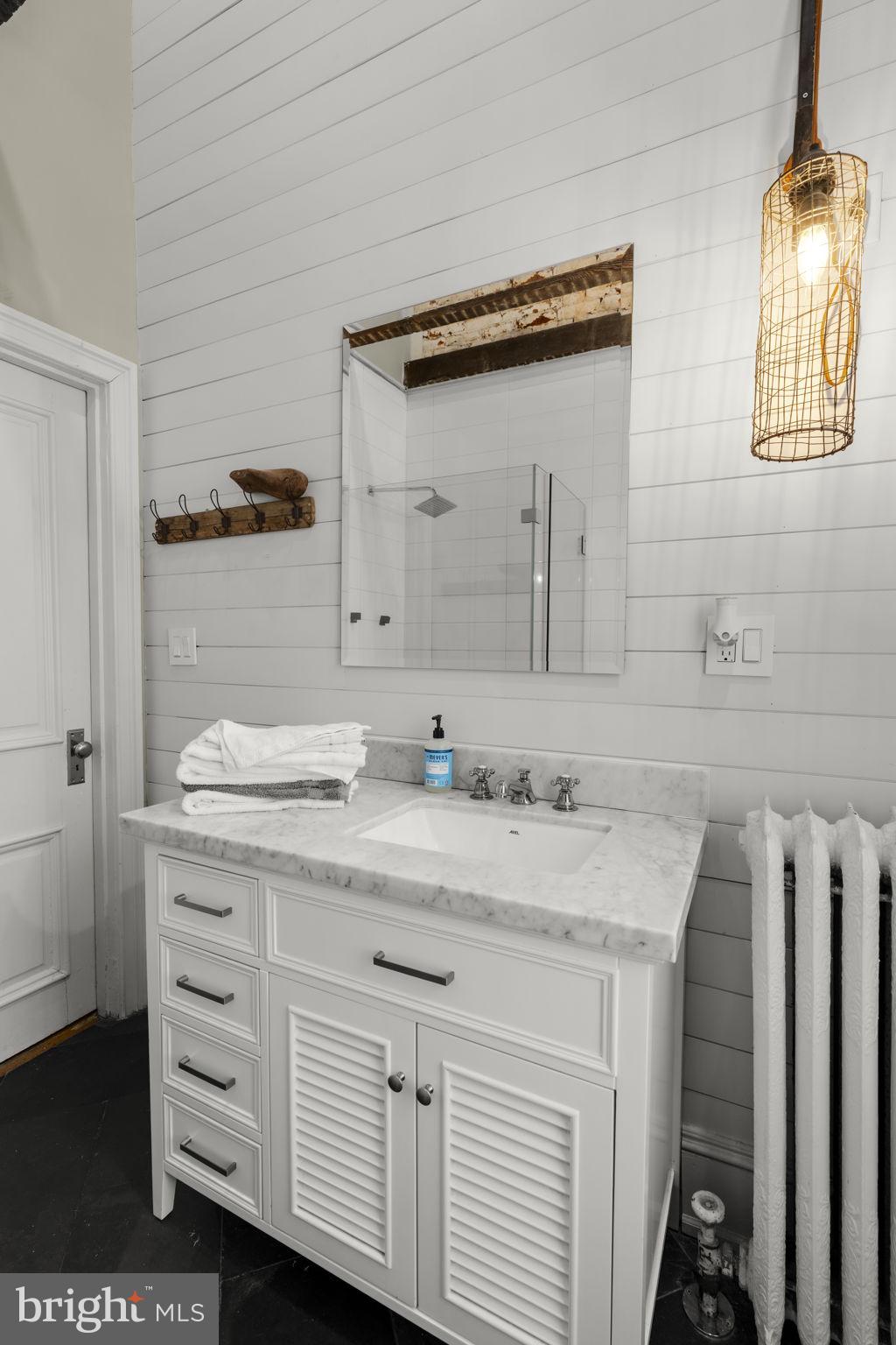 CHESTNUT HILL - Residential