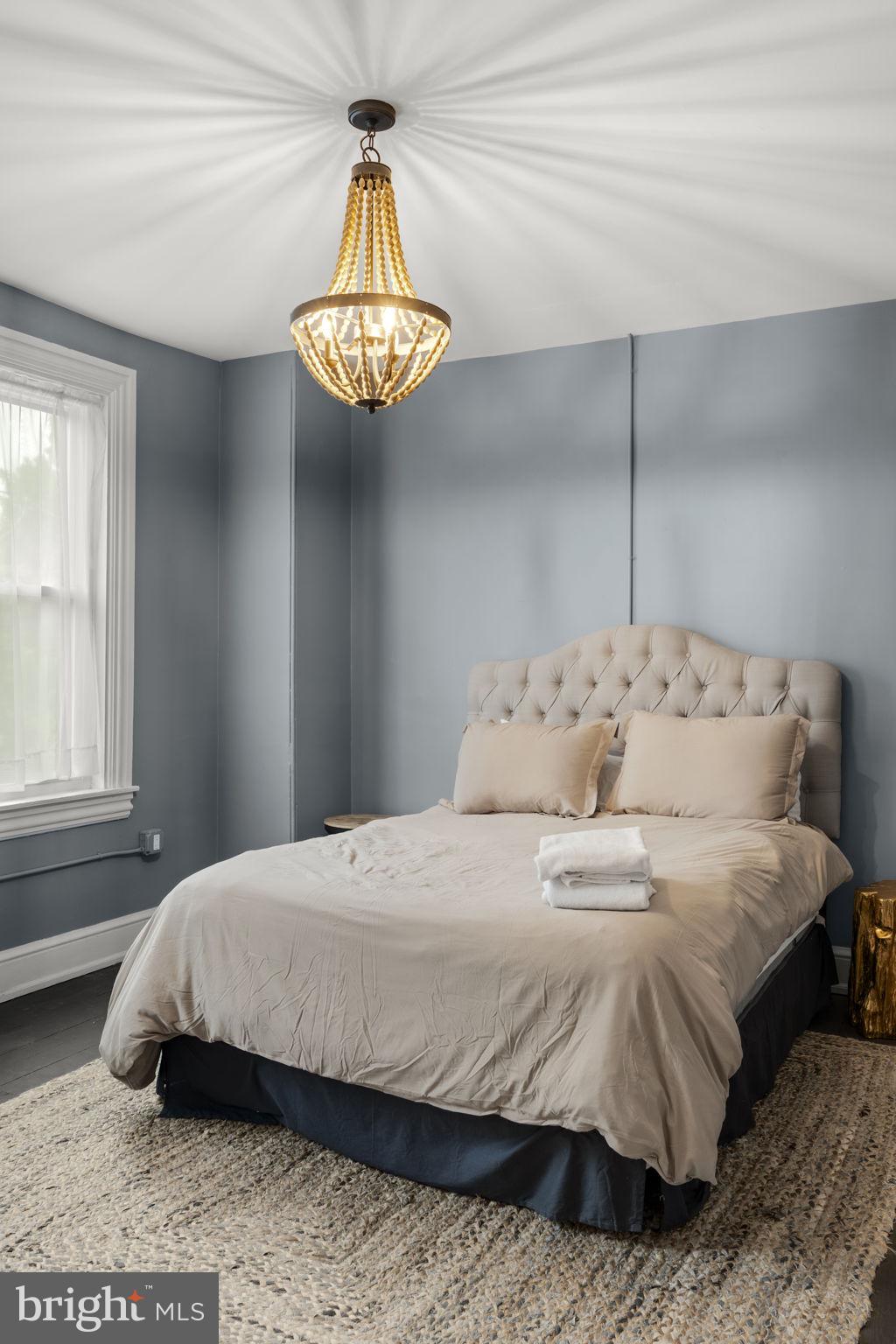 CHESTNUT HILL - Residential