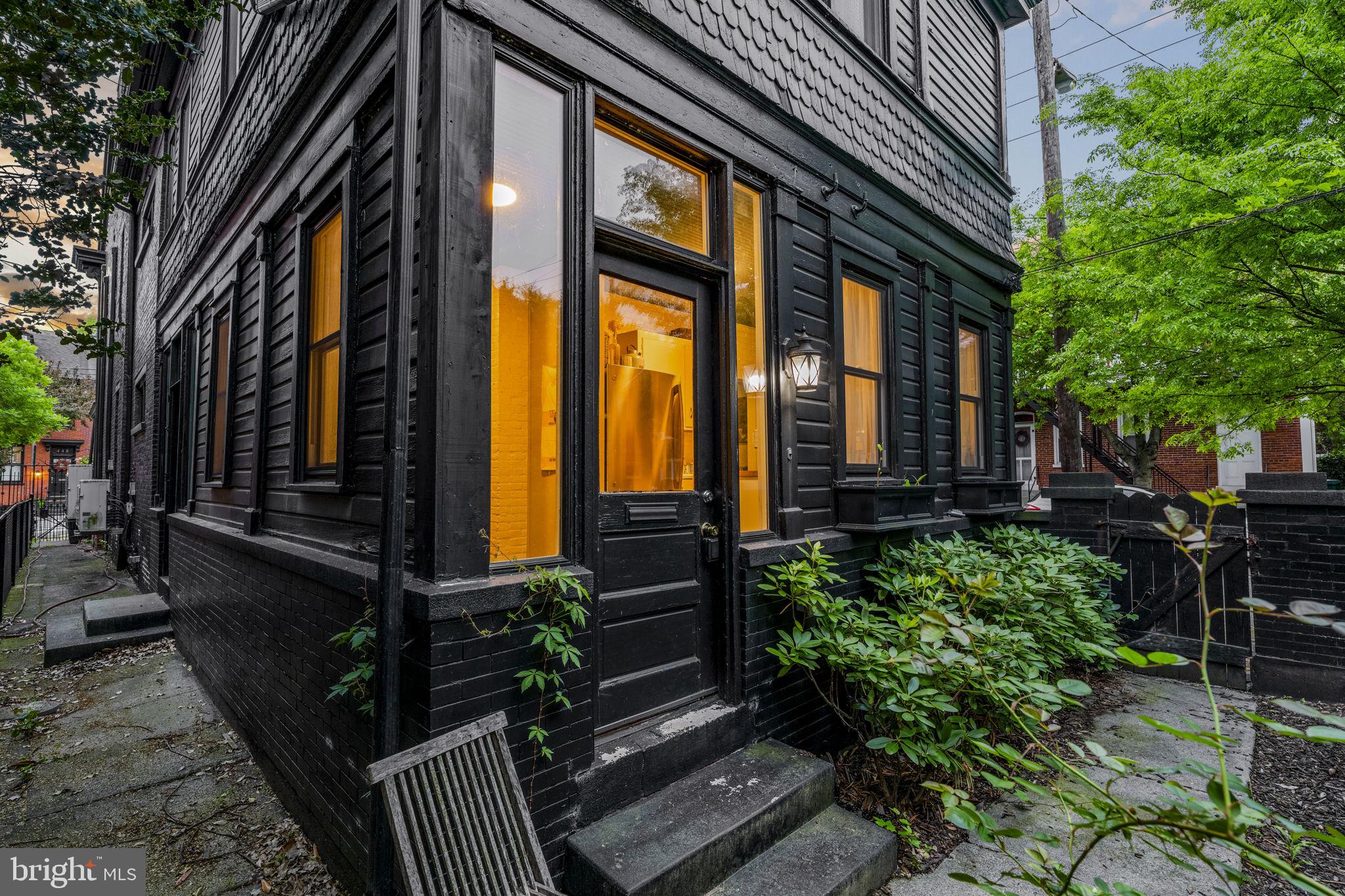 CHESTNUT HILL - Residential