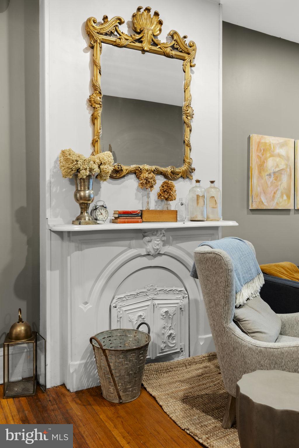 CHESTNUT HILL - Residential
