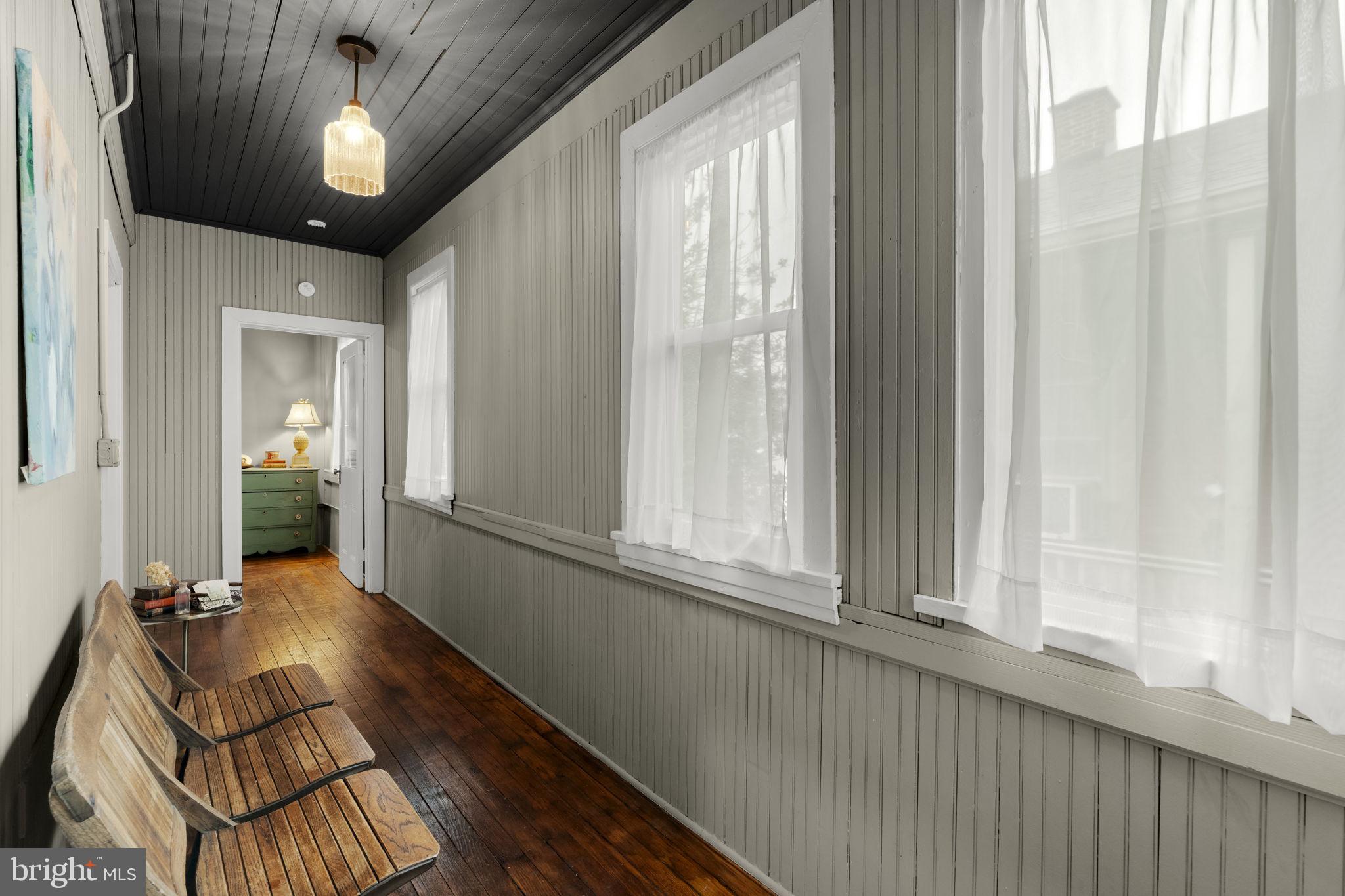 CHESTNUT HILL - Residential