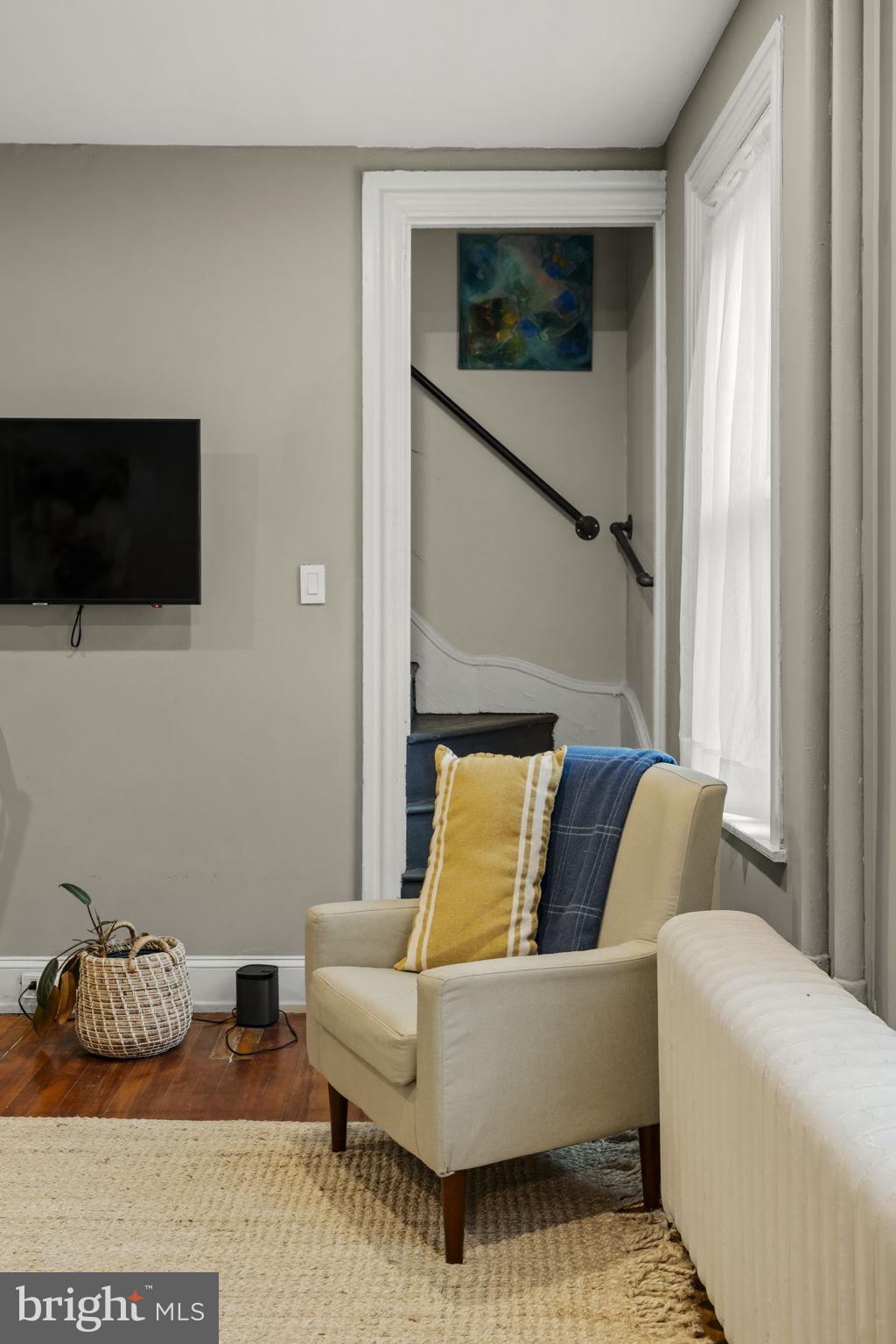 CHESTNUT HILL - Residential