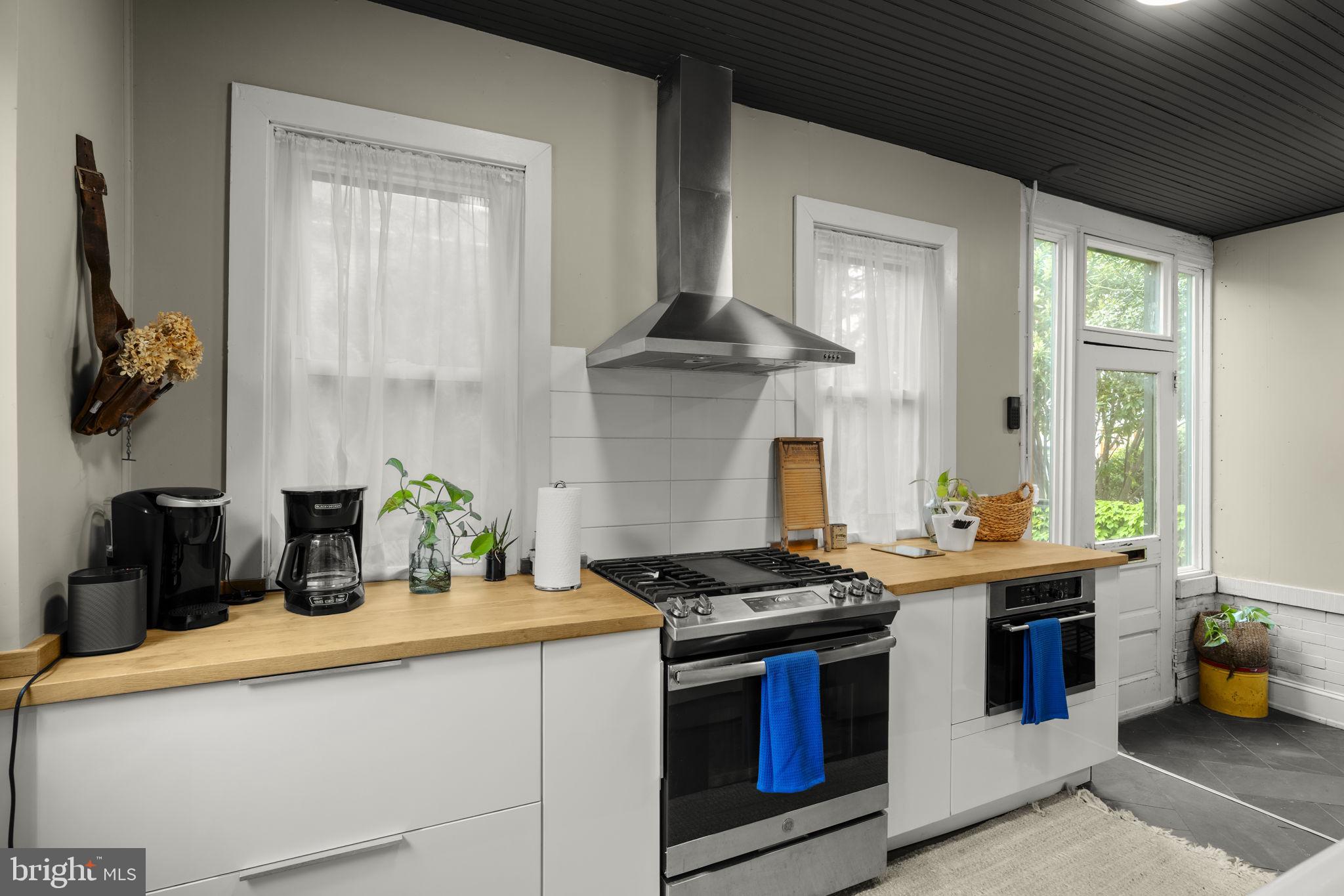 CHESTNUT HILL - Residential