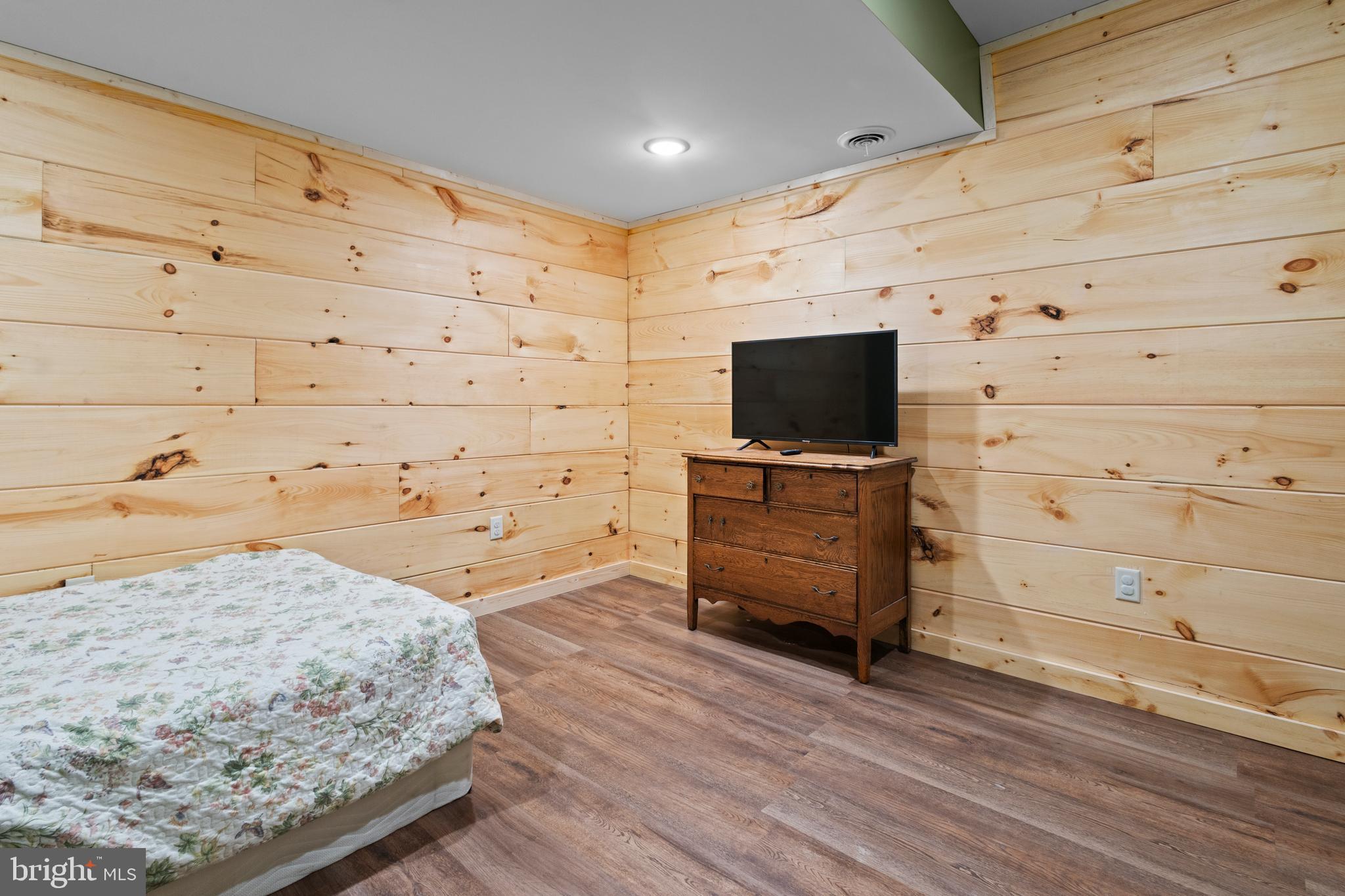 BLUFFS ON THE POTOMAC - Residential