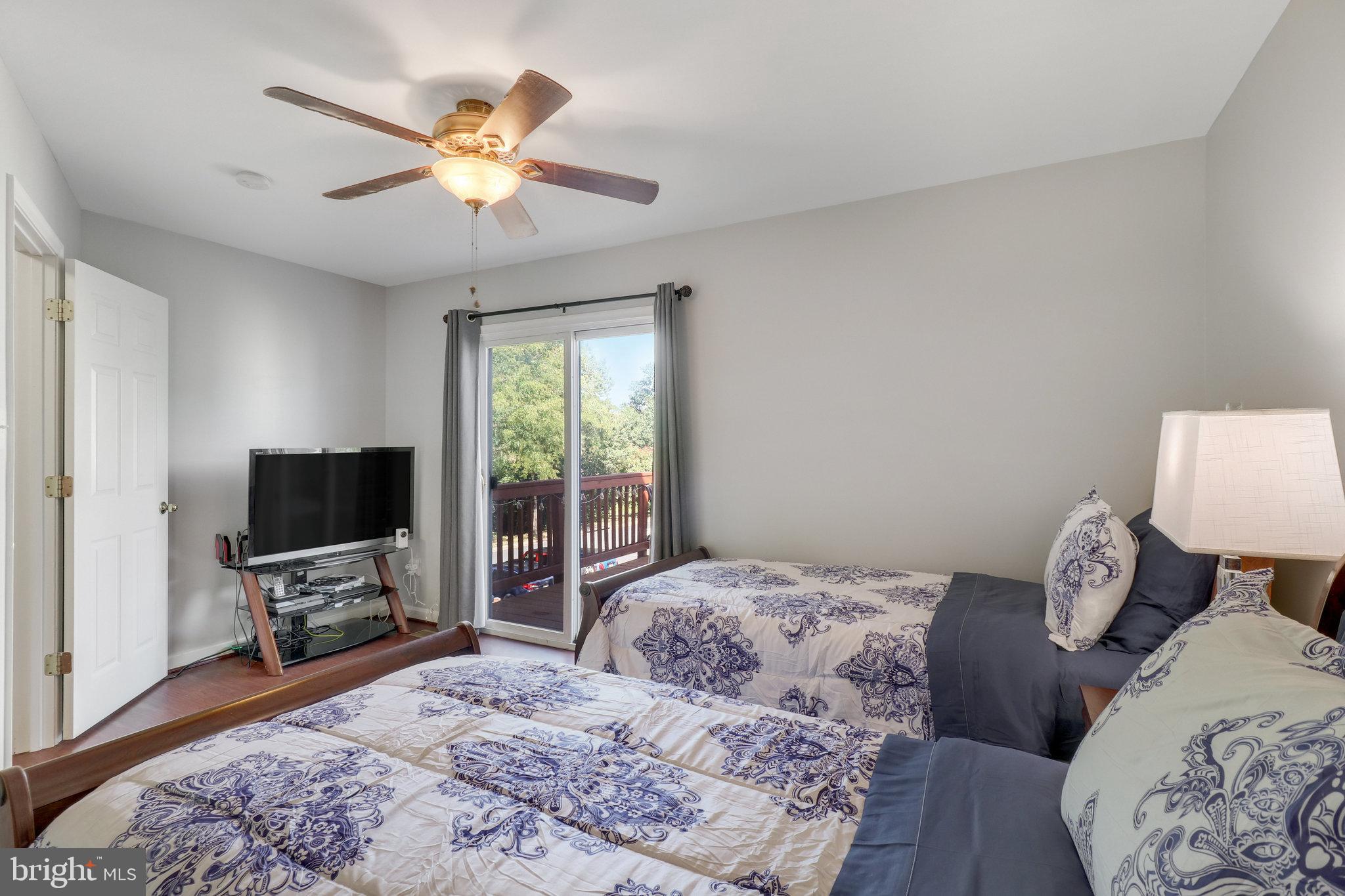 SOUTH RIDING - Residential