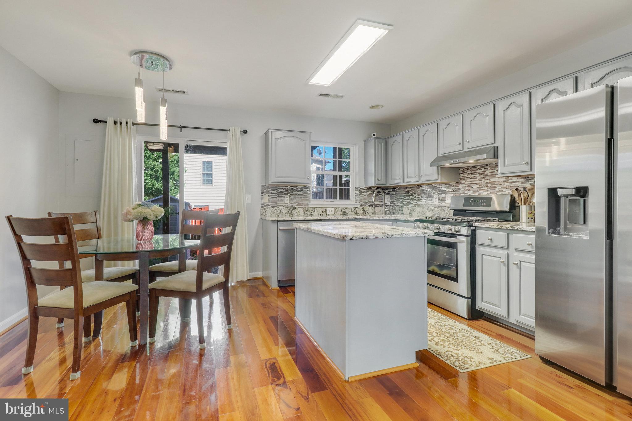 SOUTH RIDING - Residential