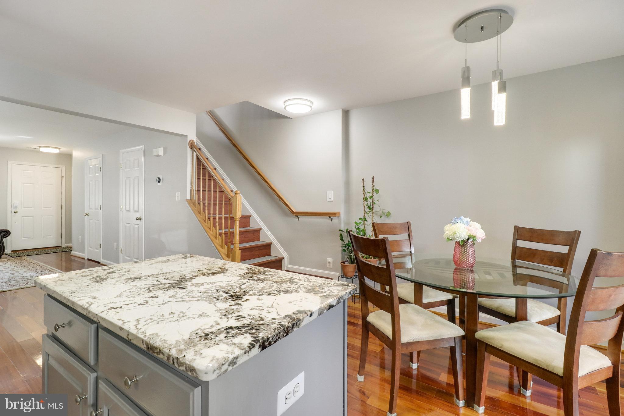 SOUTH RIDING - Residential