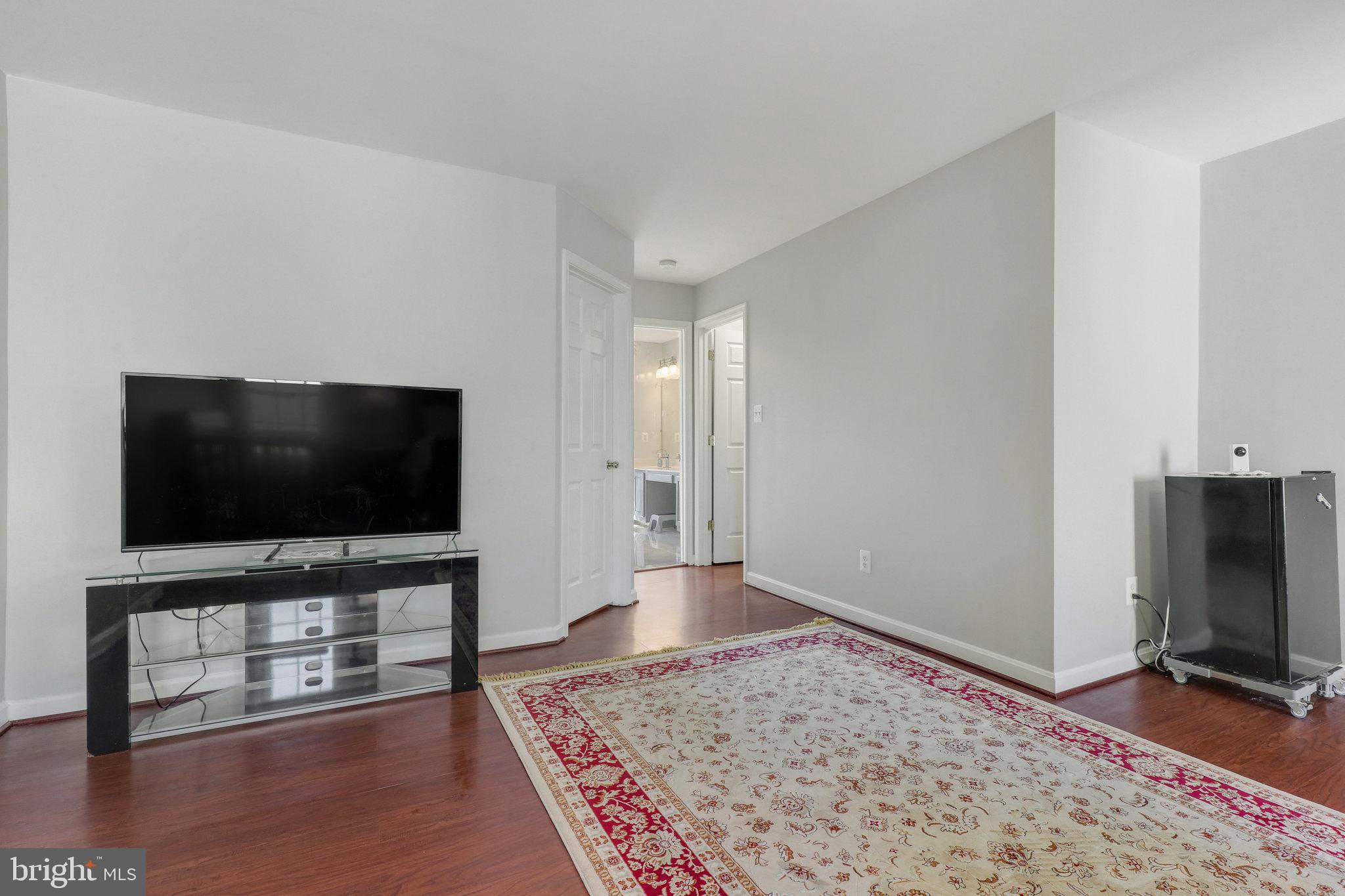 SOUTH RIDING - Residential