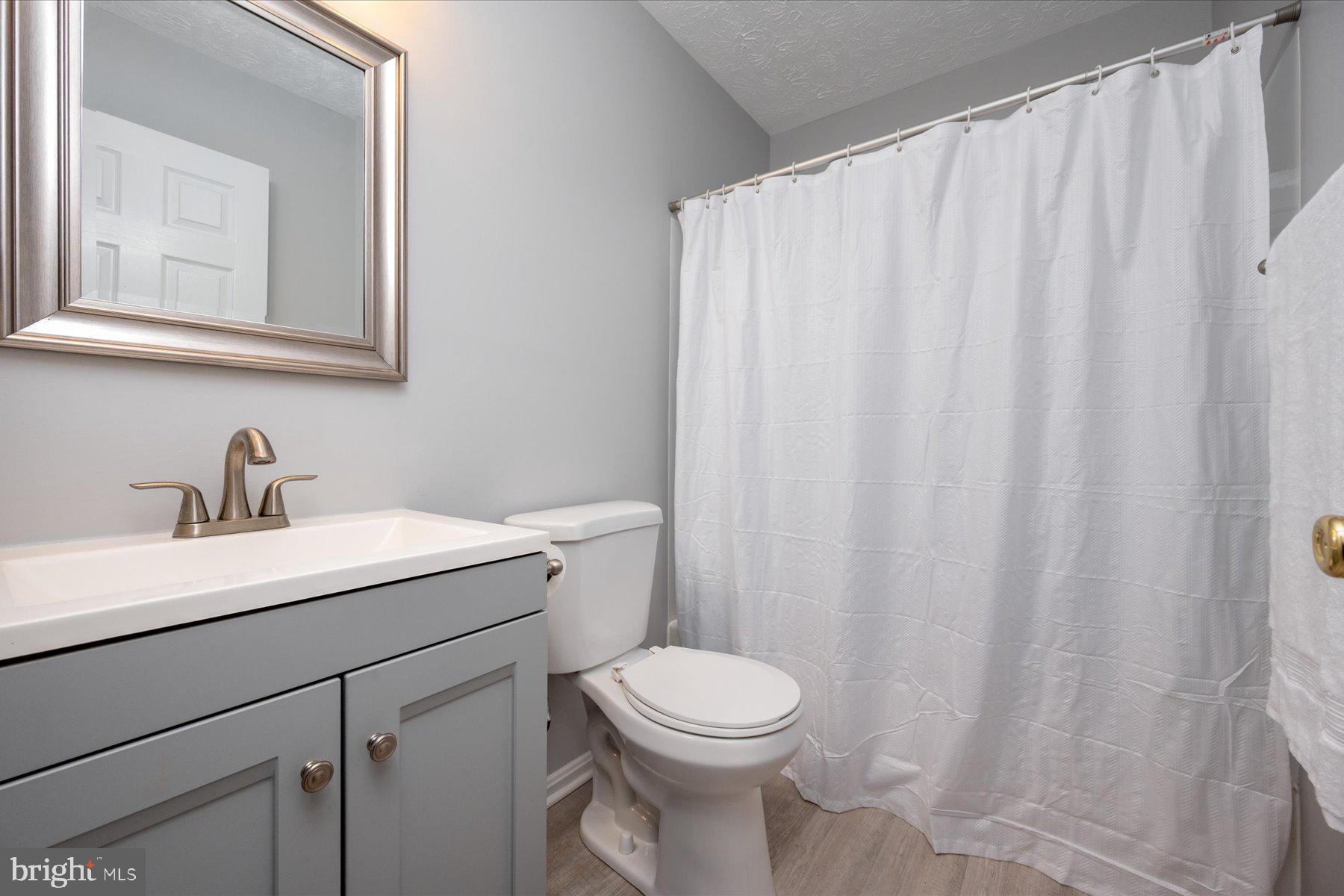 ANNAPOLIS OVERLOOK - Residential