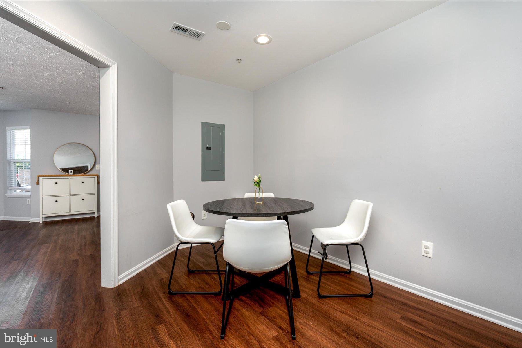 ANNAPOLIS OVERLOOK - Residential