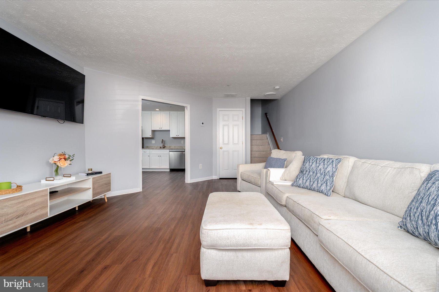 ANNAPOLIS OVERLOOK - Residential