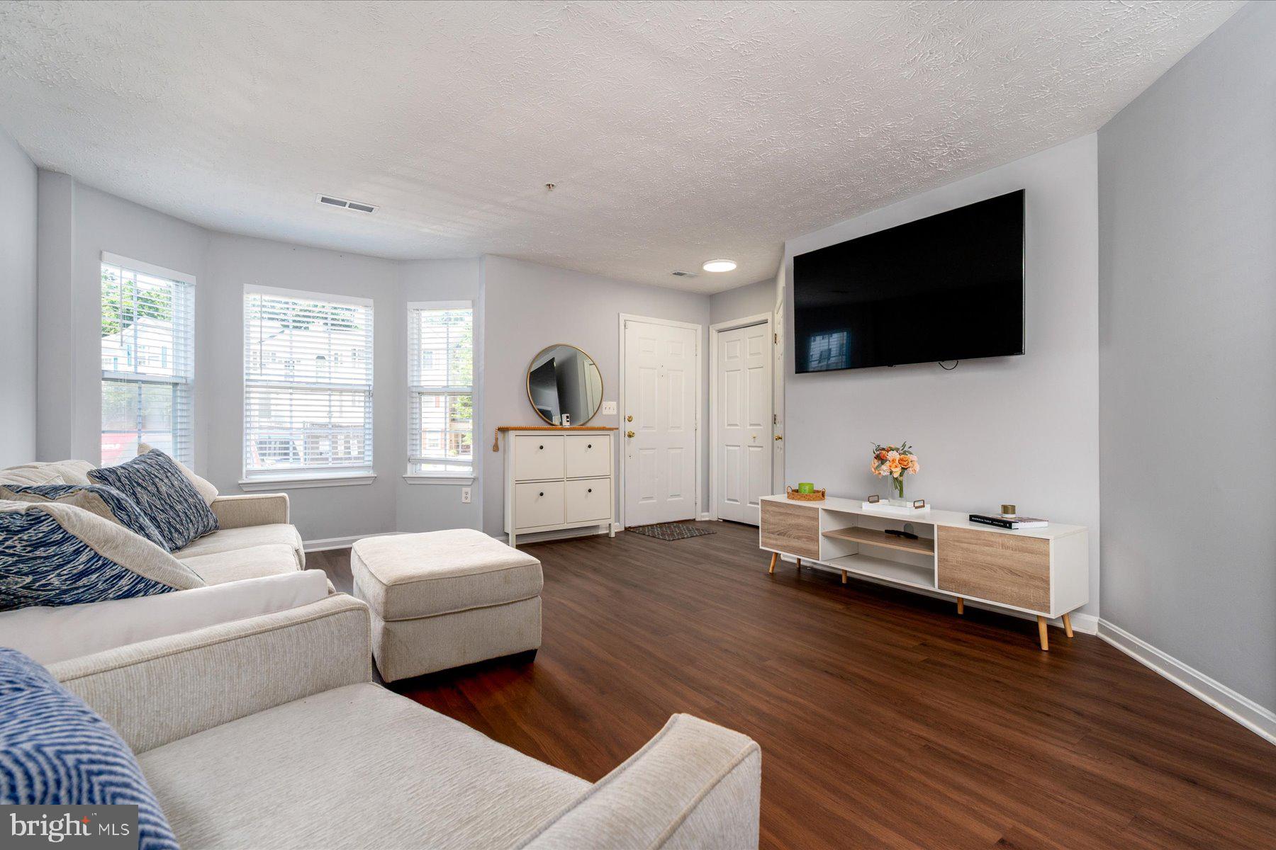 ANNAPOLIS OVERLOOK - Residential