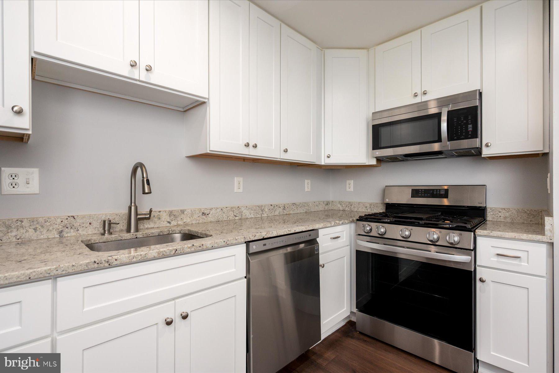 ANNAPOLIS OVERLOOK - Residential