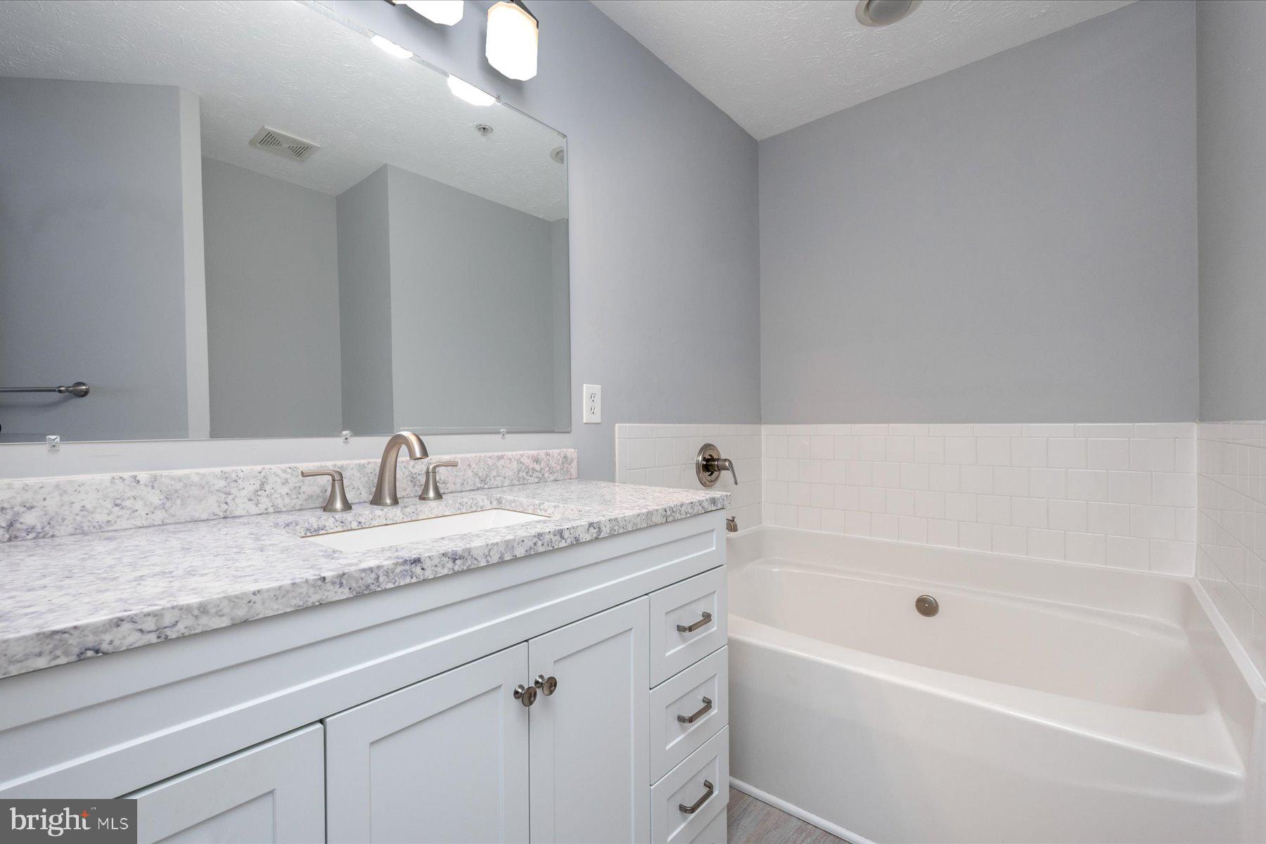 ANNAPOLIS OVERLOOK - Residential