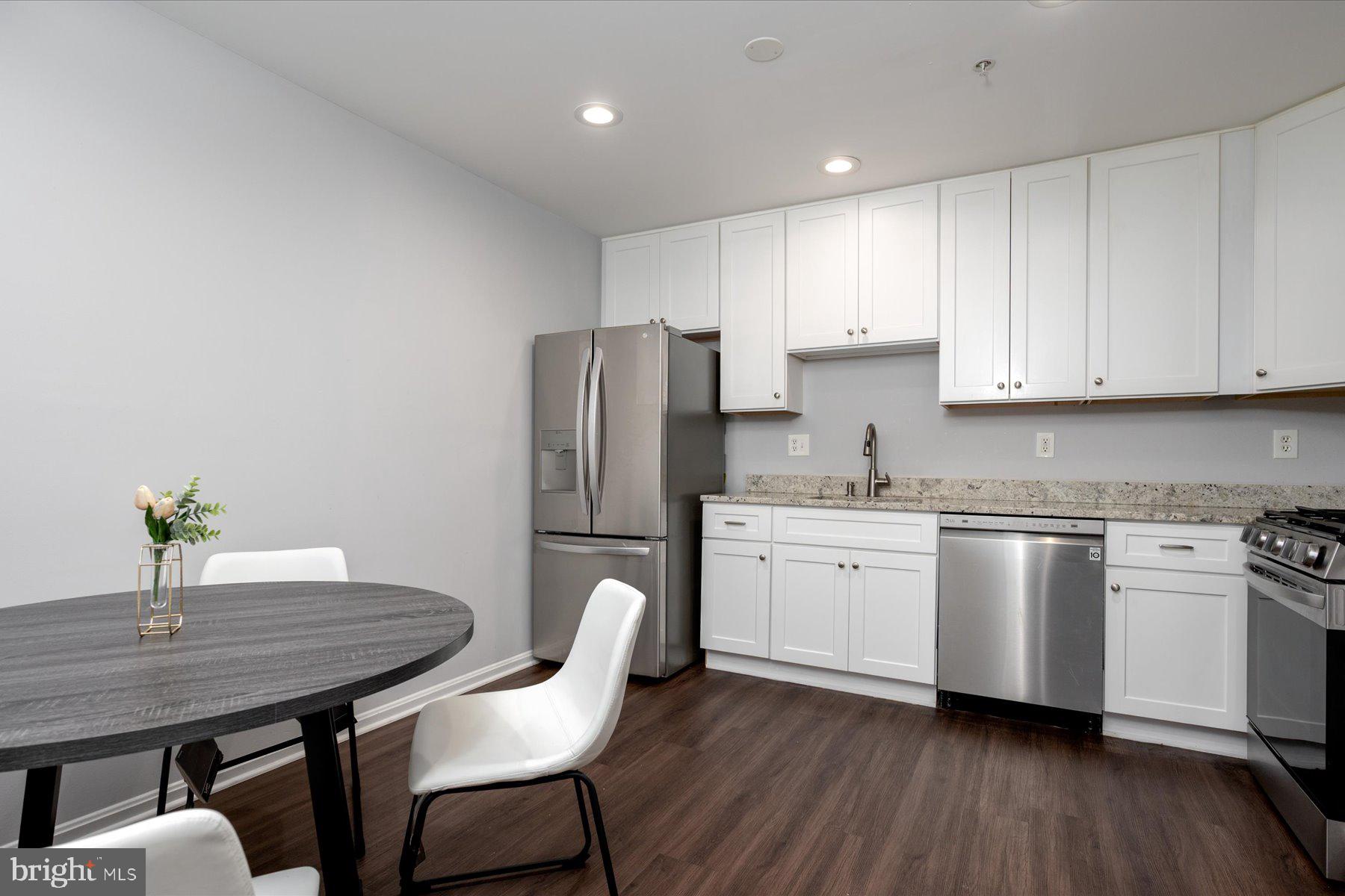 ANNAPOLIS OVERLOOK - Residential