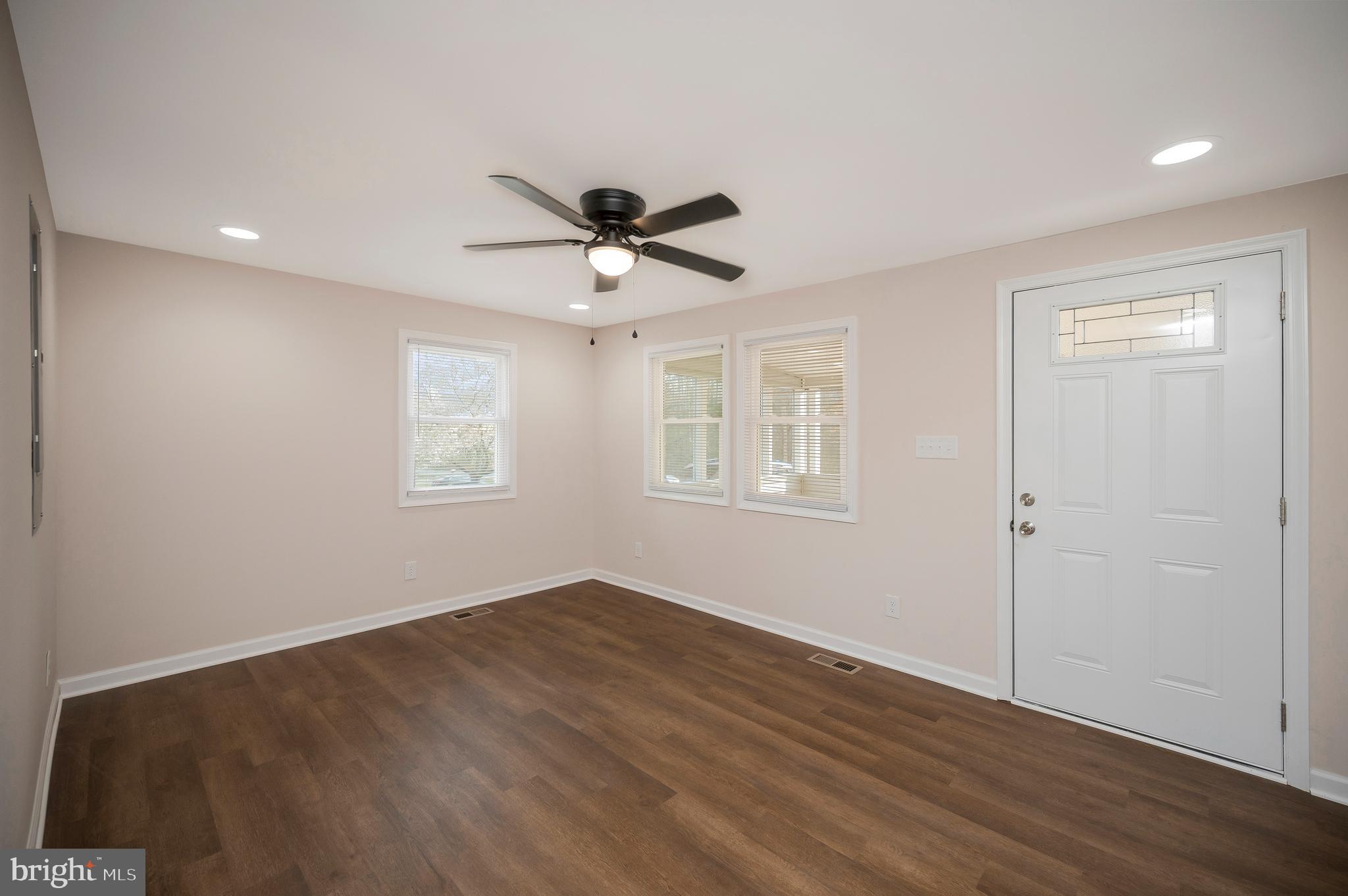 LITTLE ACRES - Residential