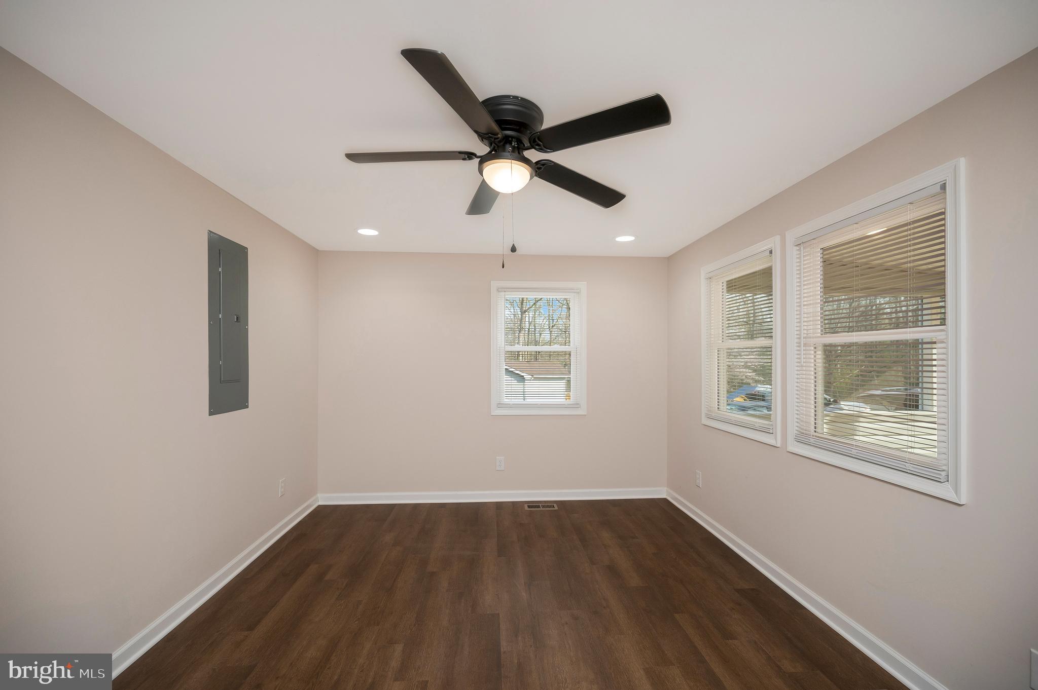 LITTLE ACRES - Residential