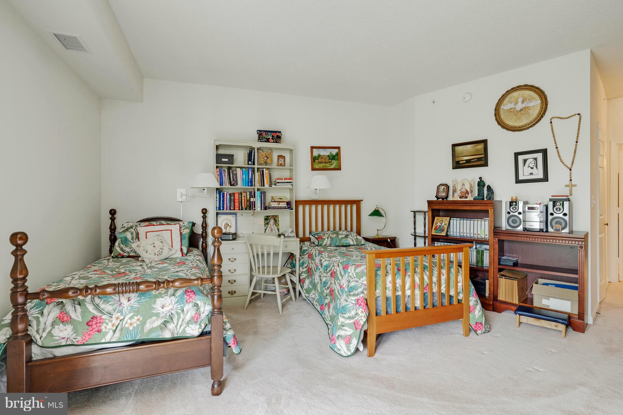 LANSDOWNE WOODS - Residential