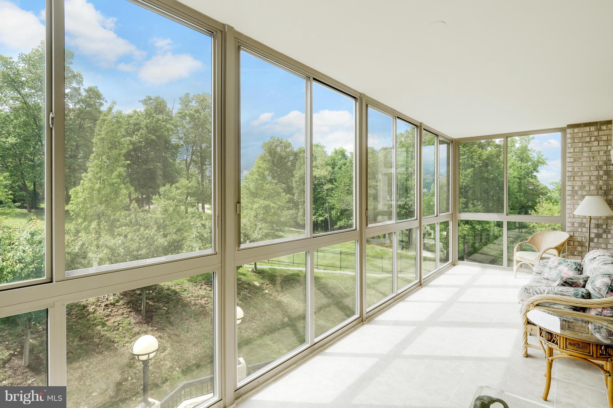 LANSDOWNE WOODS - Residential