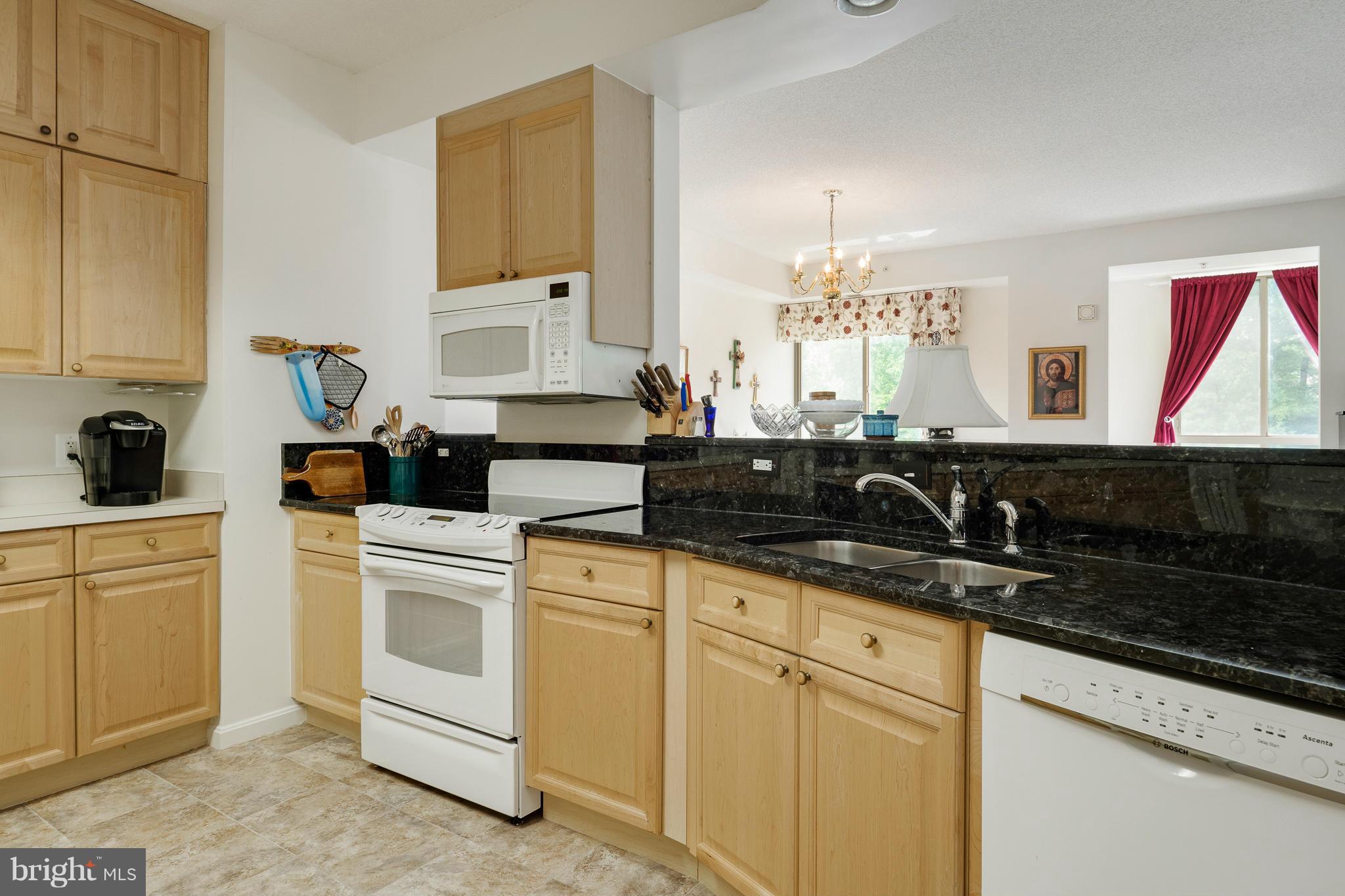 LANSDOWNE WOODS - Residential