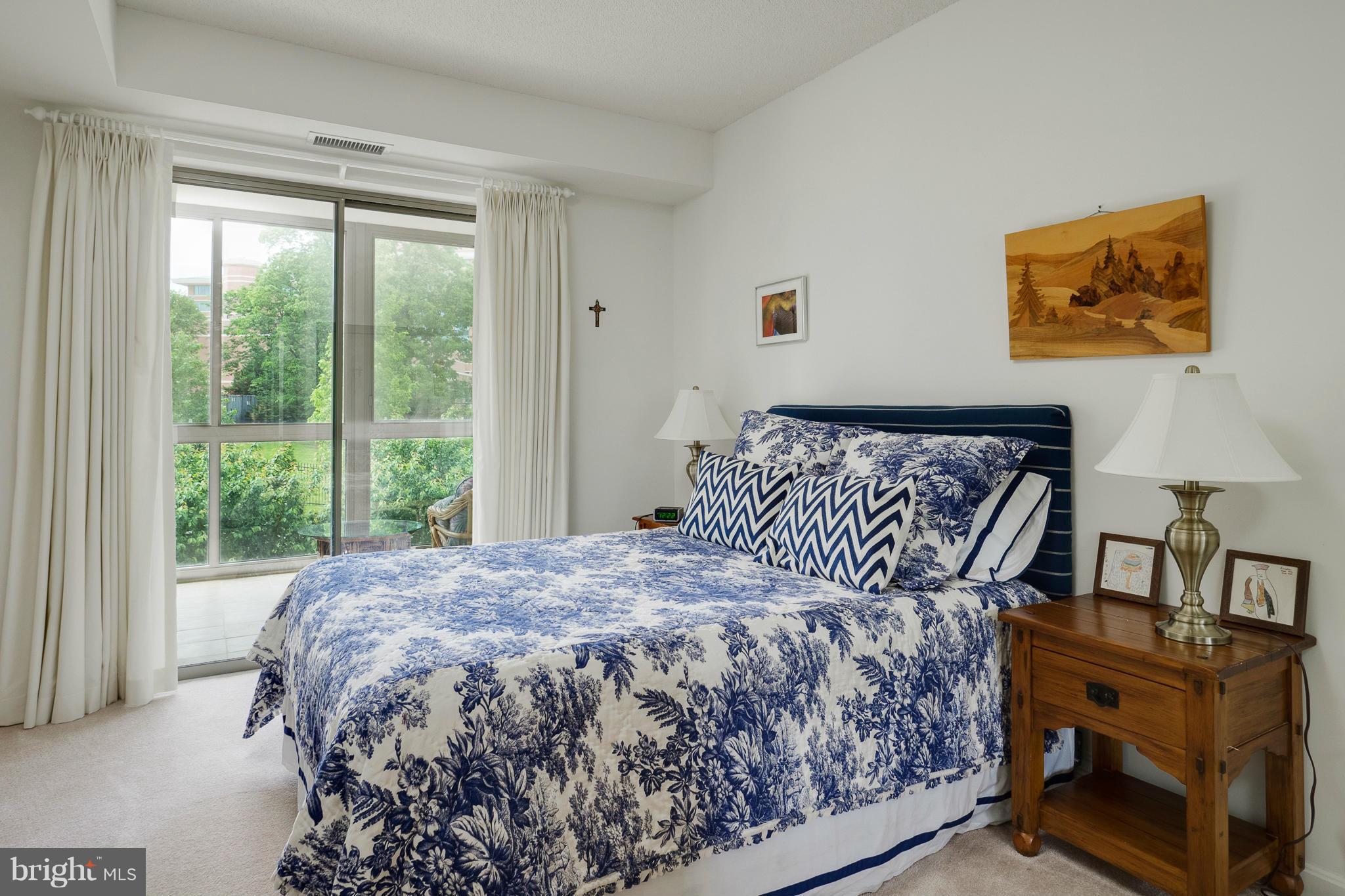 LANSDOWNE WOODS - Residential