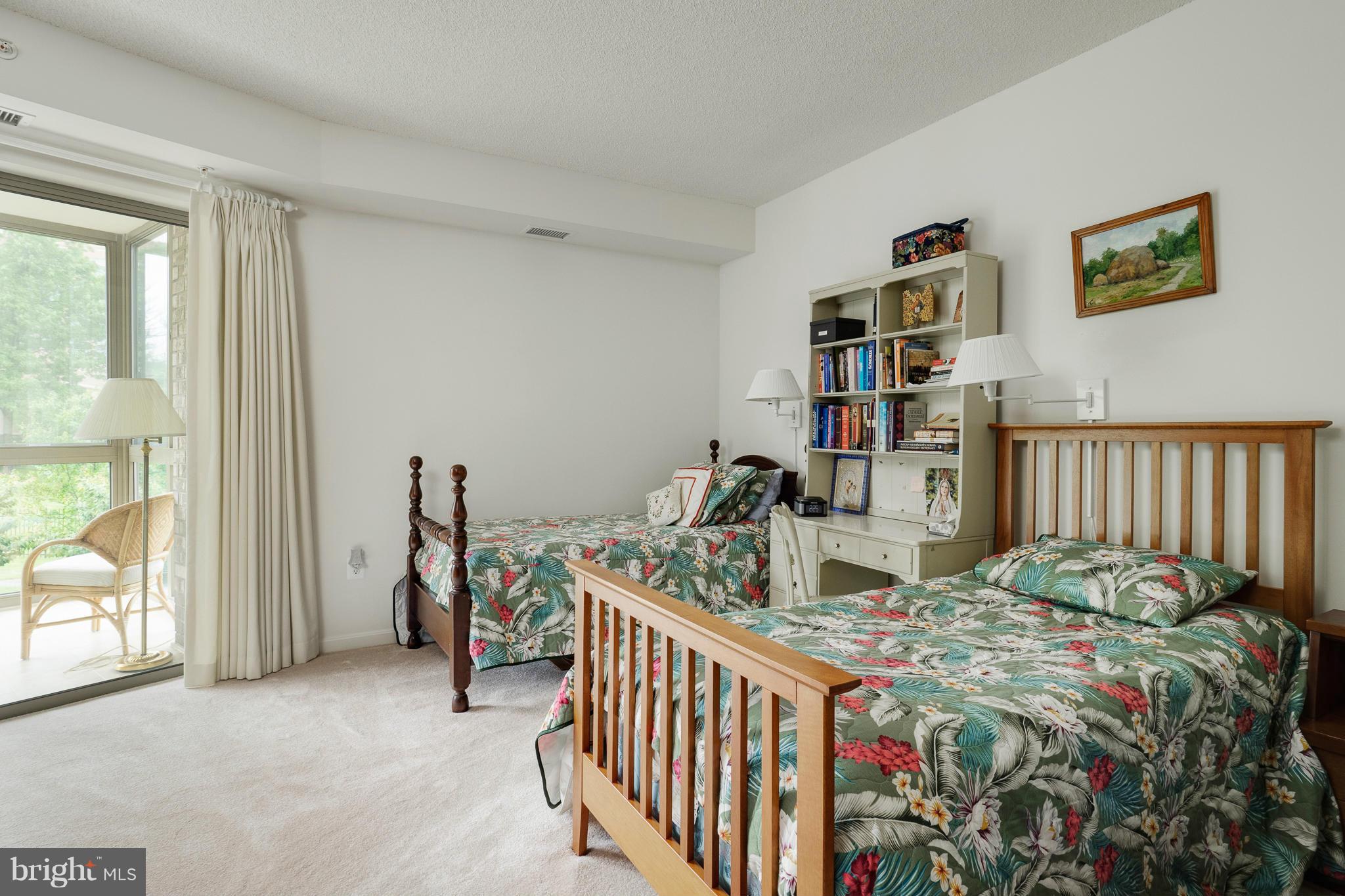 LANSDOWNE WOODS - Residential