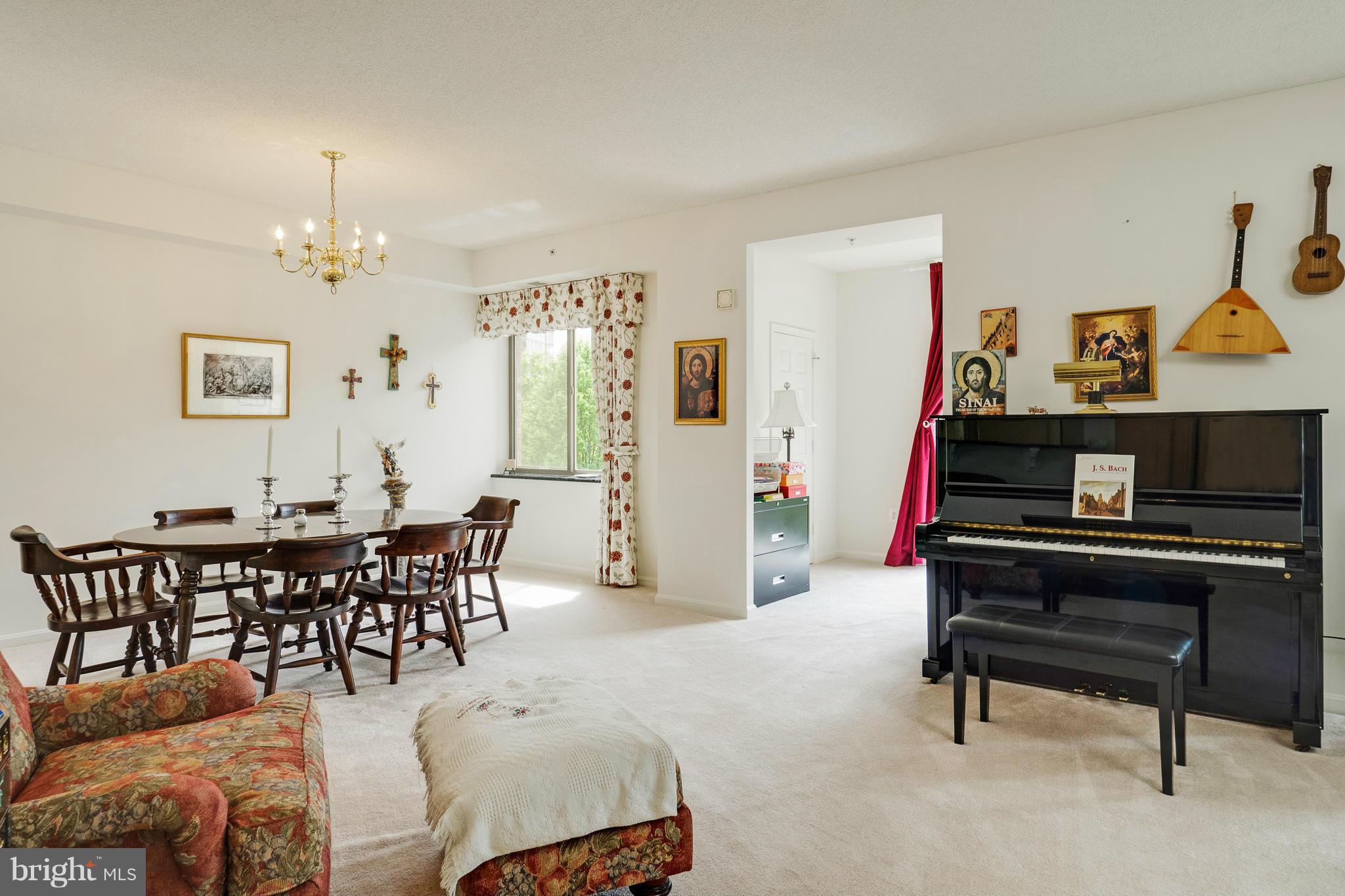 LANSDOWNE WOODS - Residential