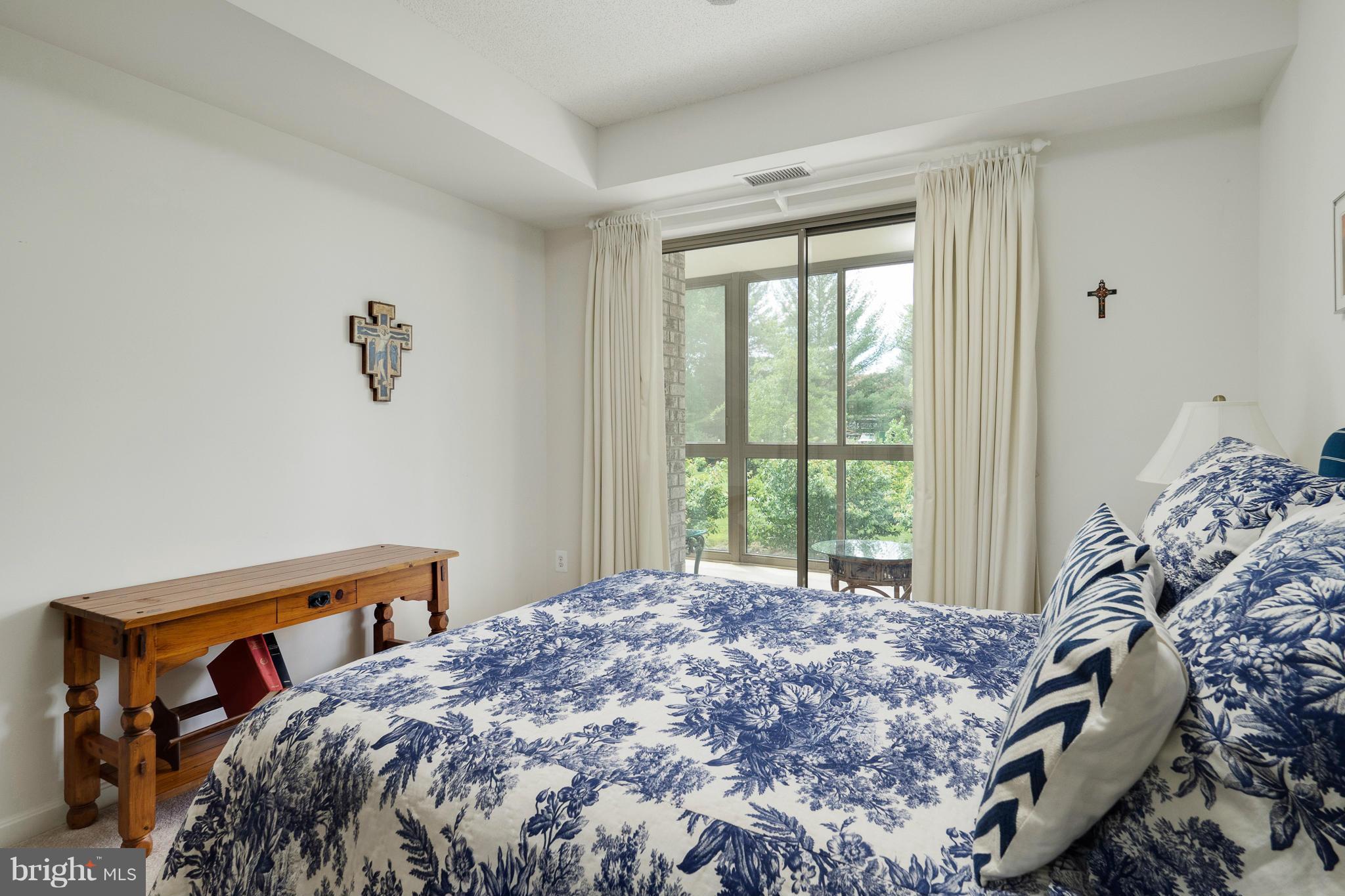 LANSDOWNE WOODS - Residential