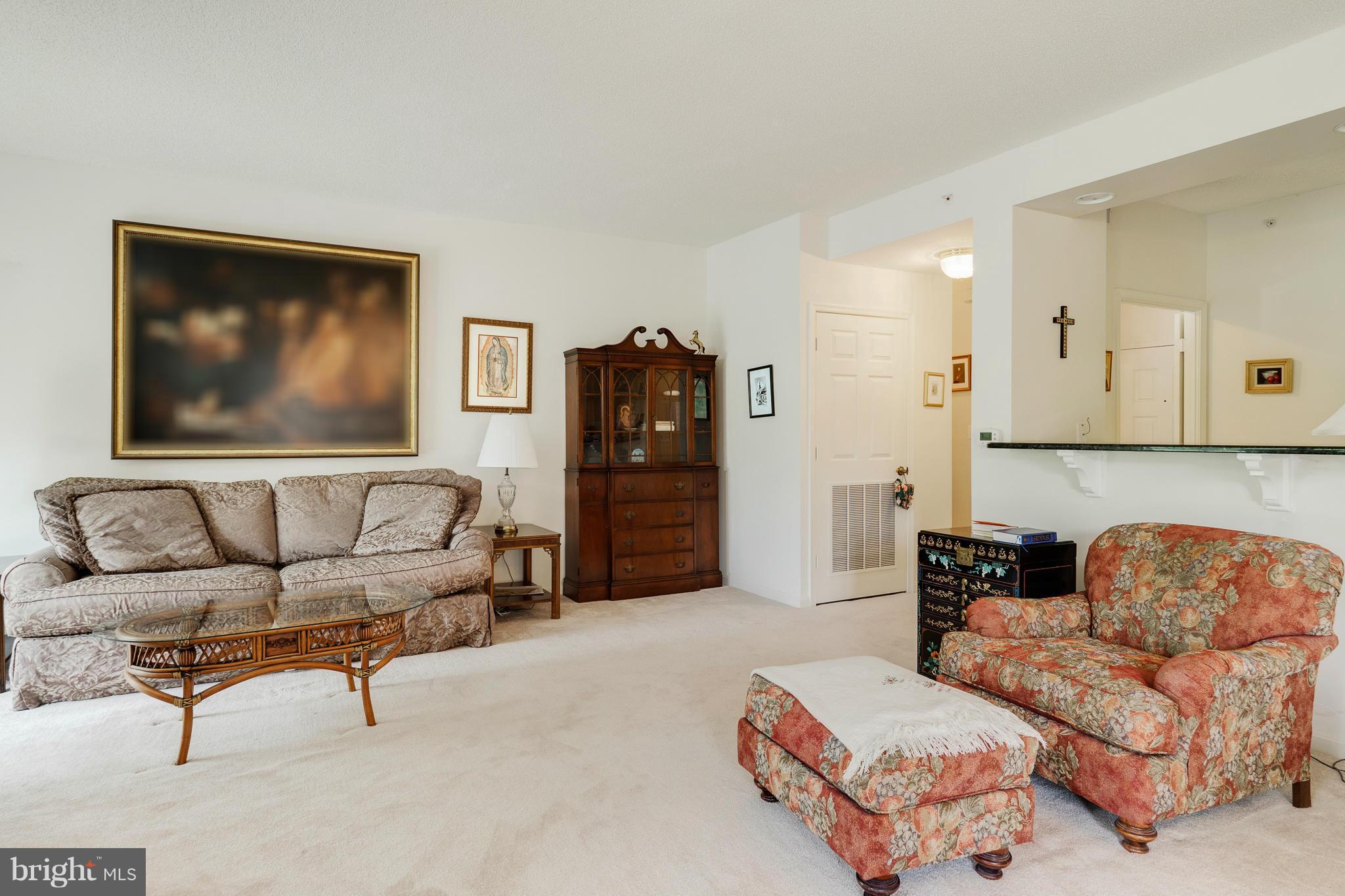 LANSDOWNE WOODS - Residential