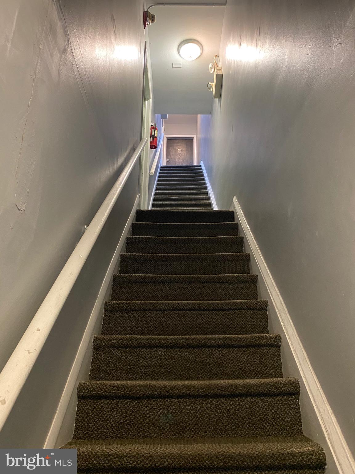 400-12 W WALNUT LANE 400-3