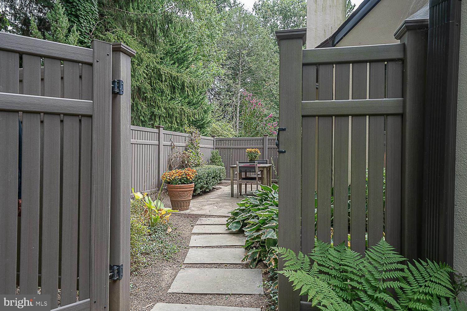 BRYN MAWR - Residential