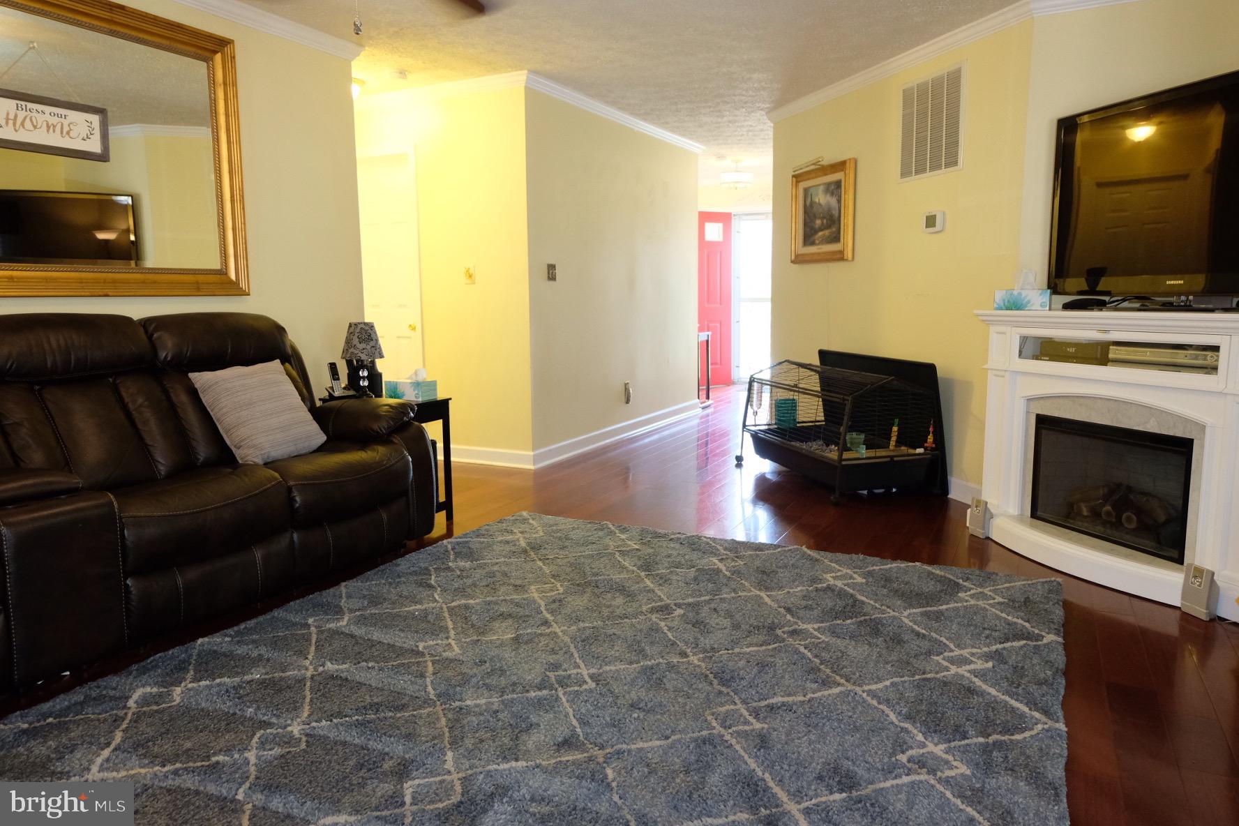 ELBRIDGE ESTATES - Residential Lease