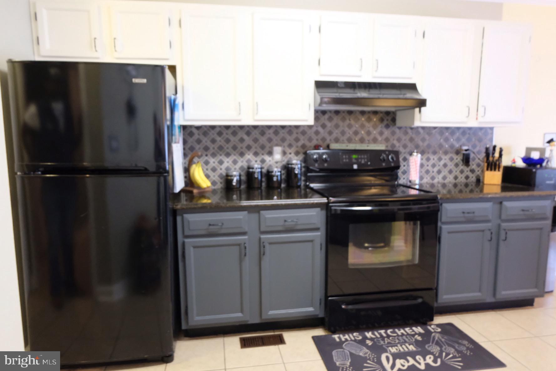 ELBRIDGE ESTATES - Residential Lease