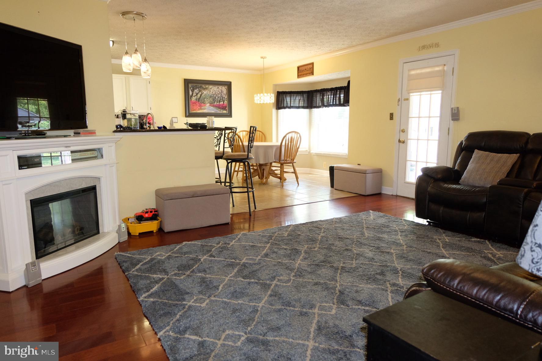 ELBRIDGE ESTATES - Residential Lease