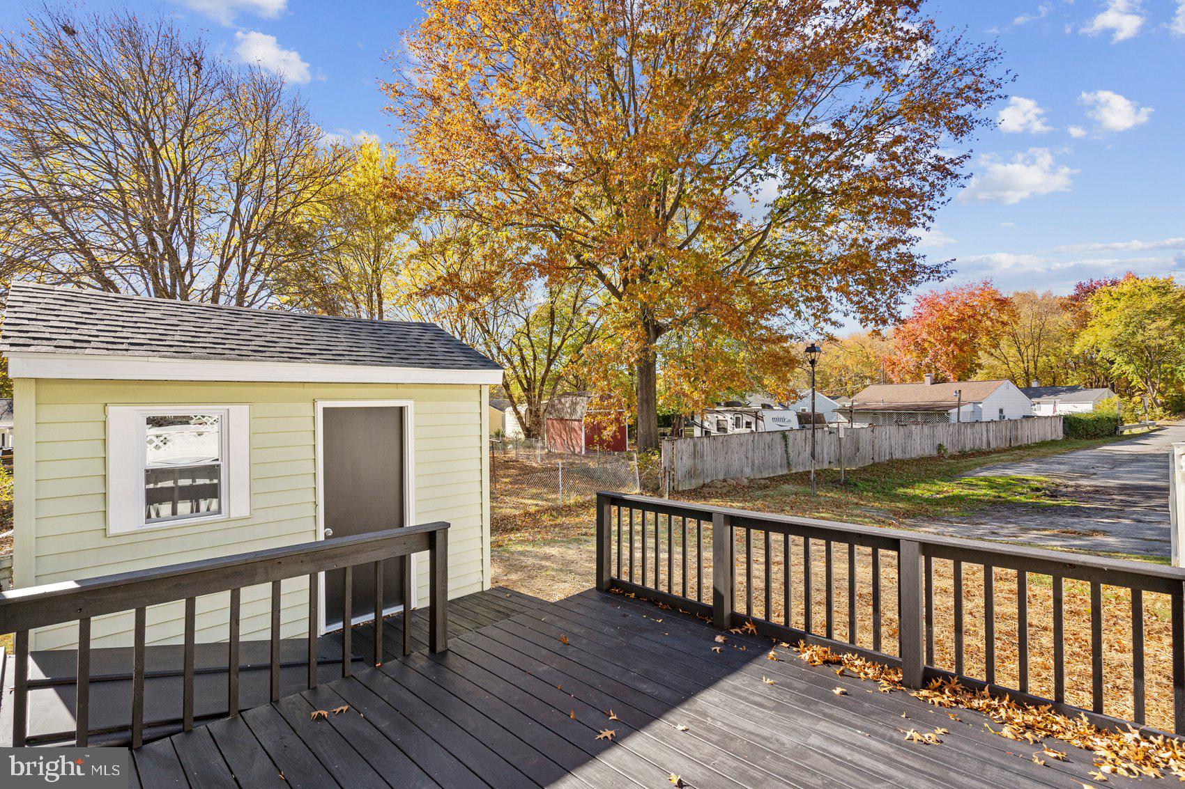 BRENTWOOD SQUARE - Residential