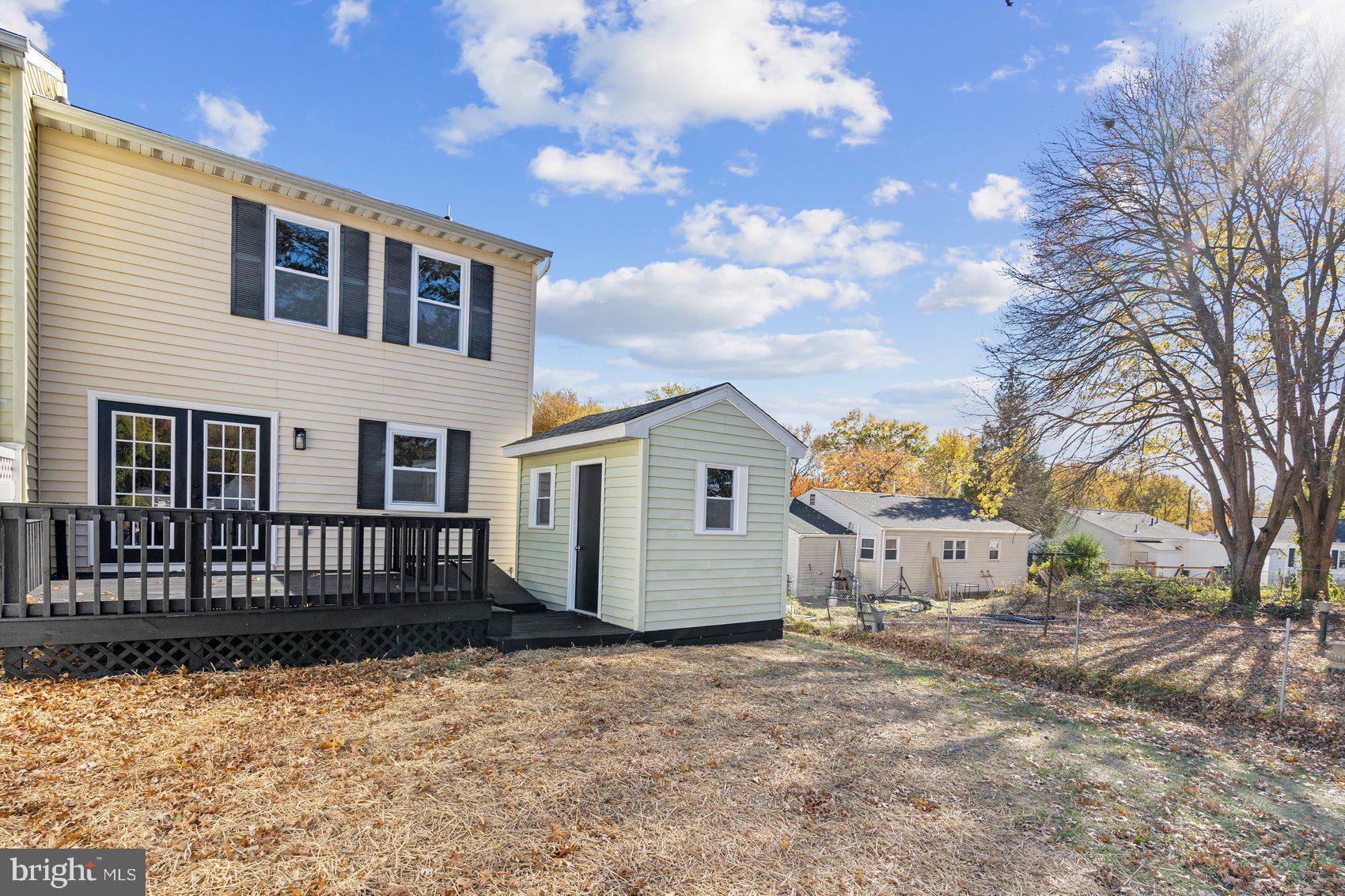 BRENTWOOD SQUARE - Residential