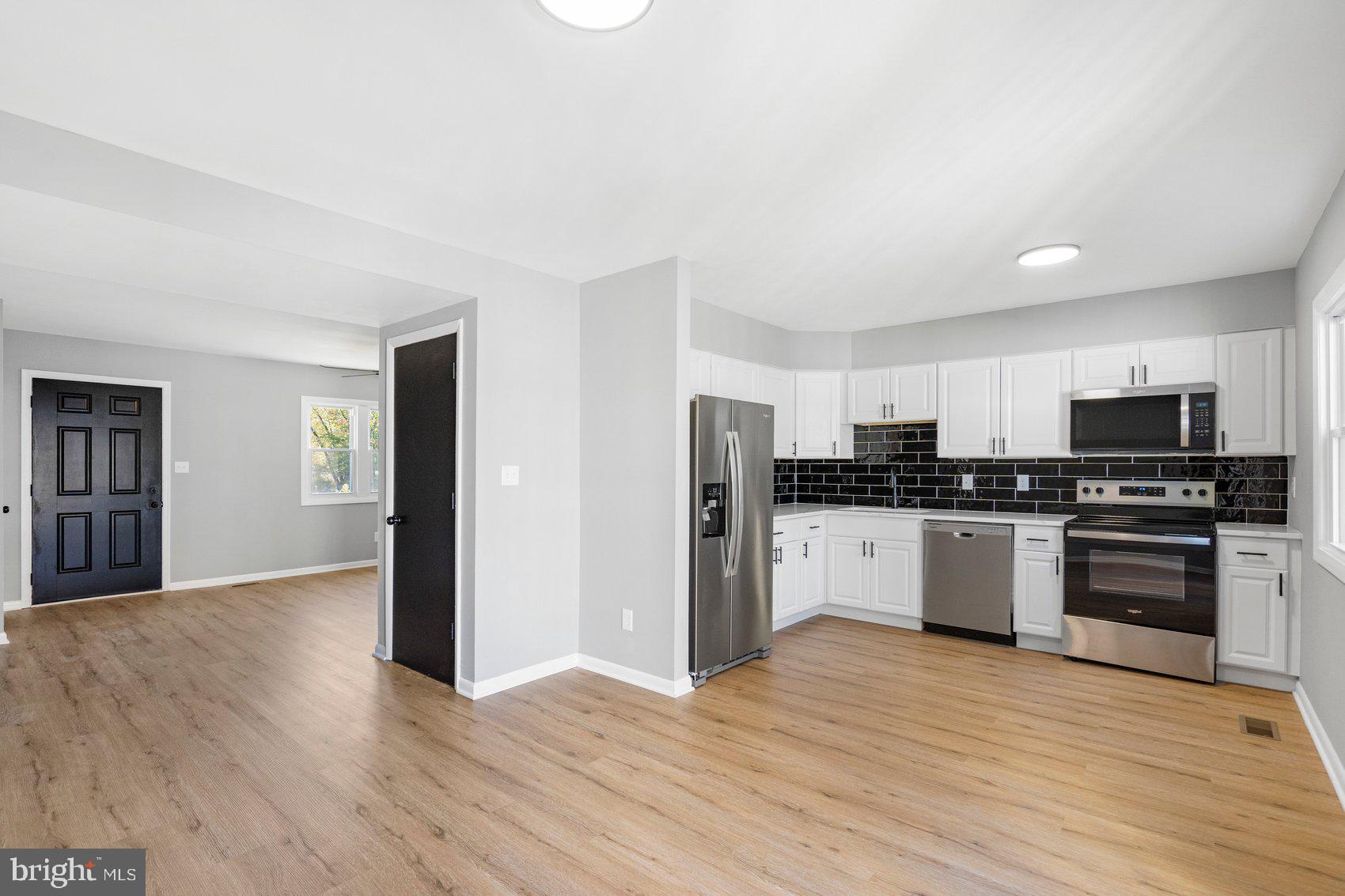 BRENTWOOD SQUARE - Residential