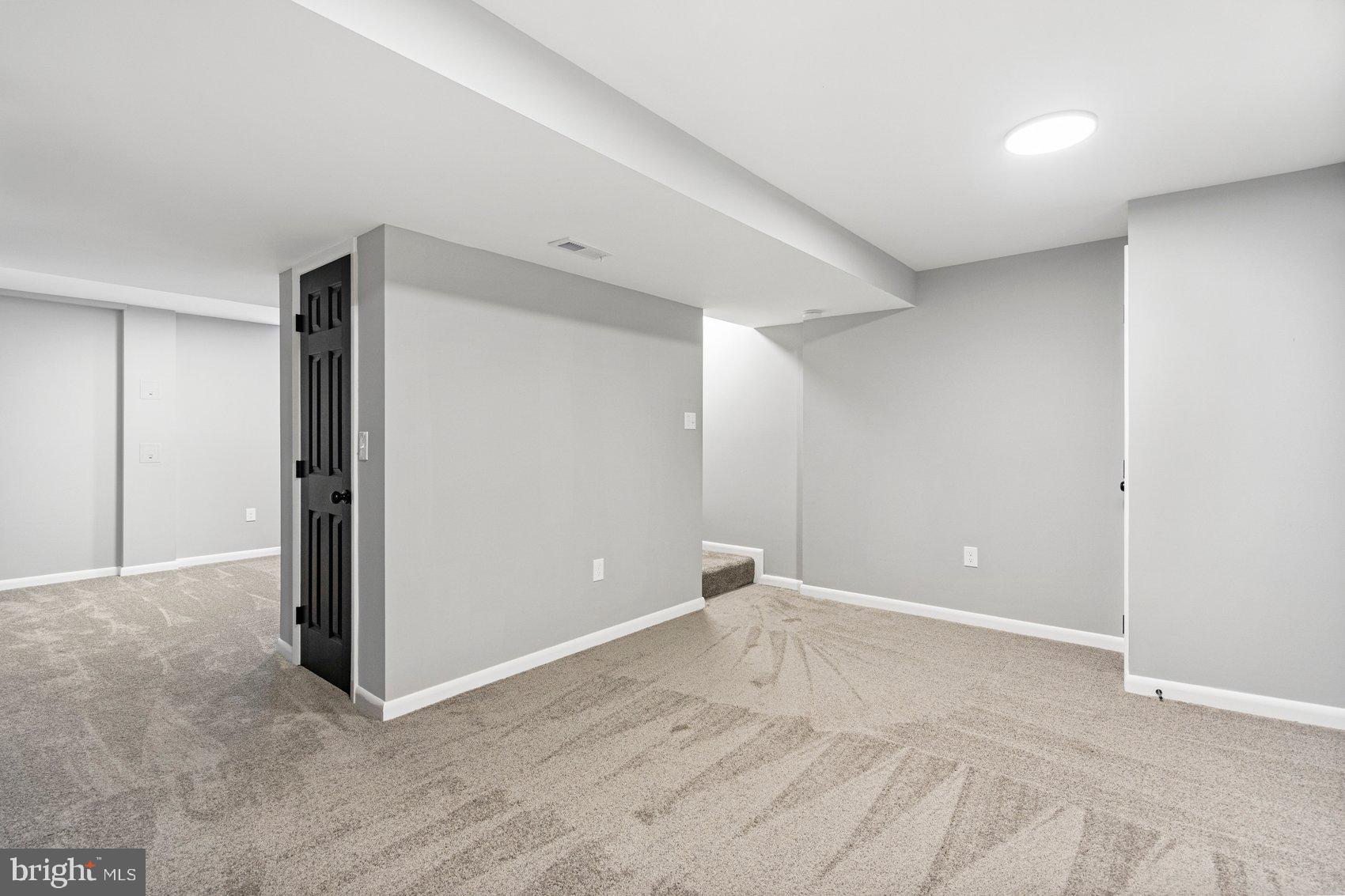 BRENTWOOD SQUARE - Residential