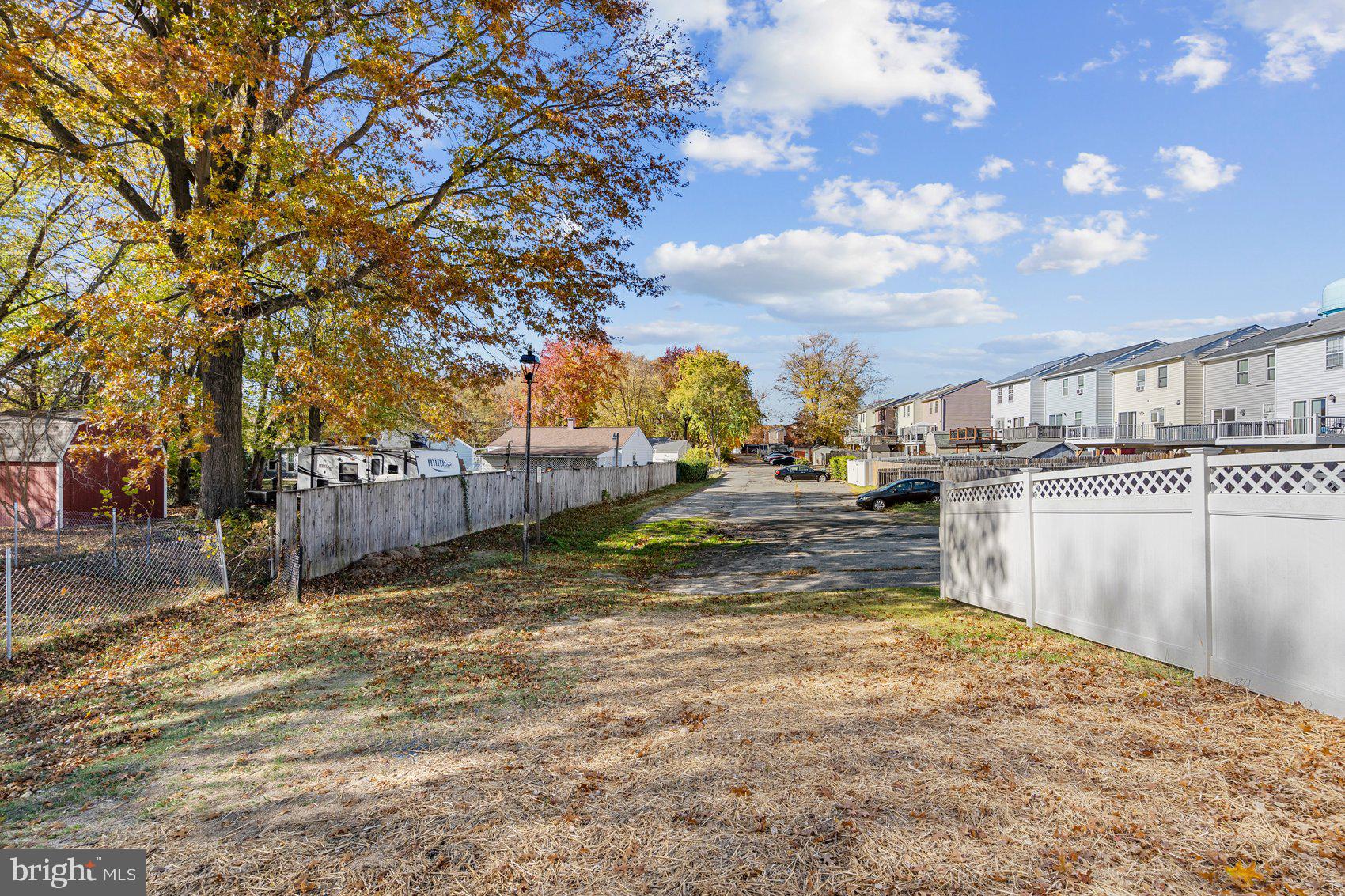 BRENTWOOD SQUARE - Residential