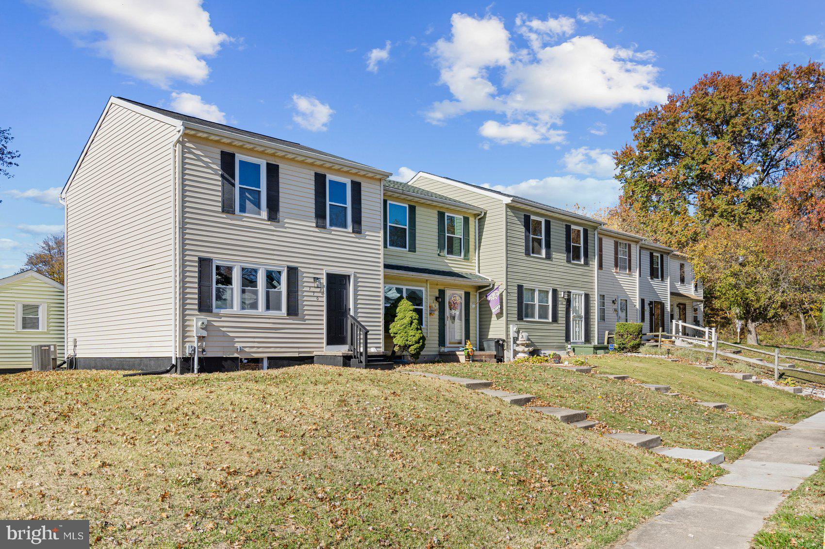 BRENTWOOD SQUARE - Residential