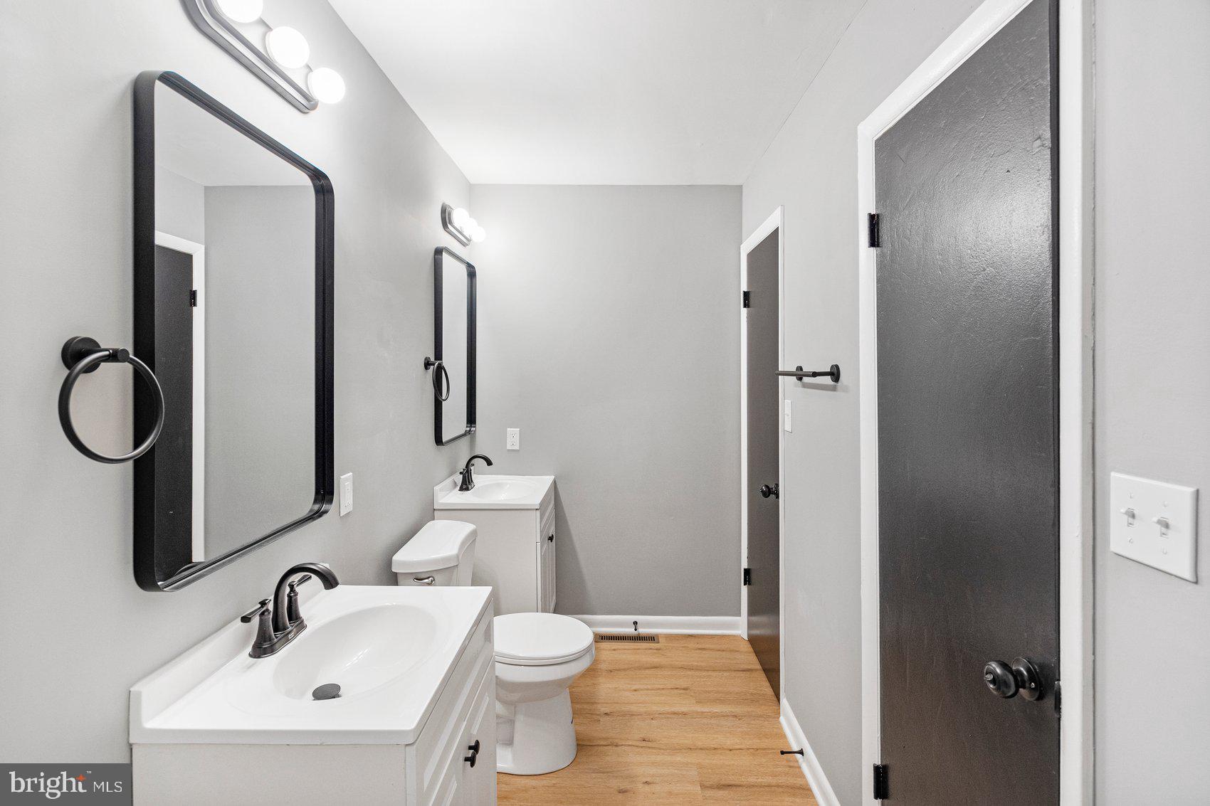 BRENTWOOD SQUARE - Residential